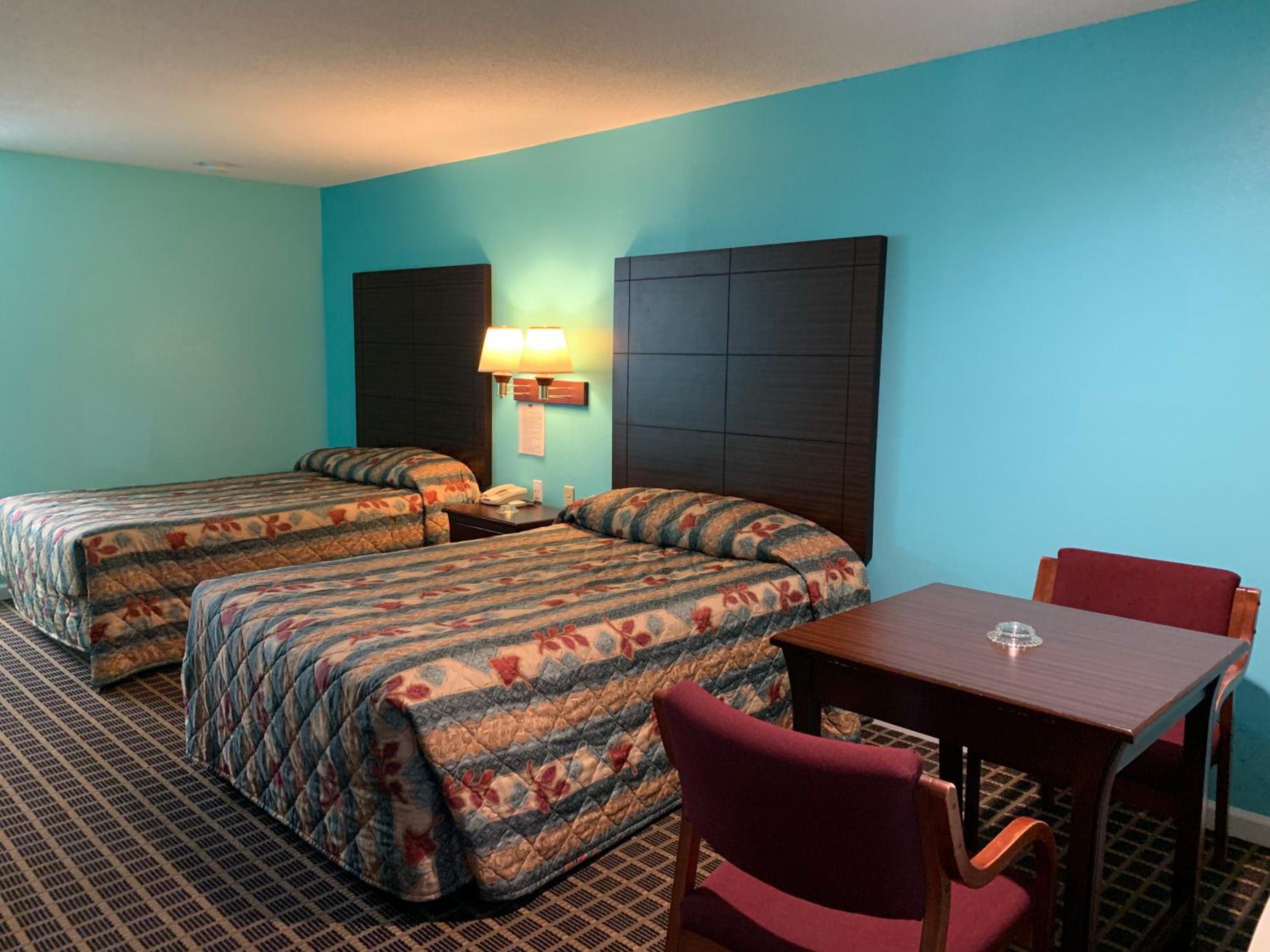 Standard Double Room with Two Double Beds - Non-Smoking - Photo 5