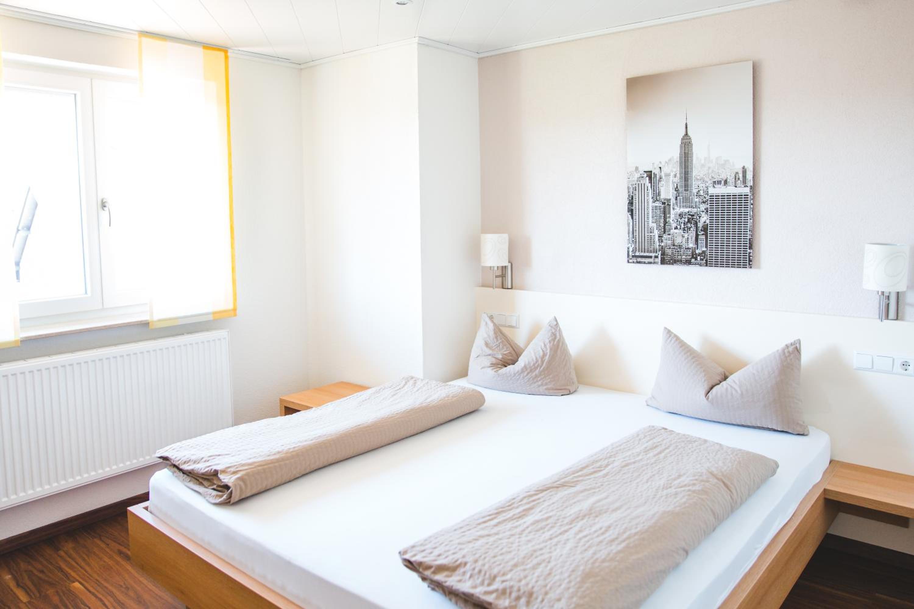Double Room with Private Bathroom - Photo 1