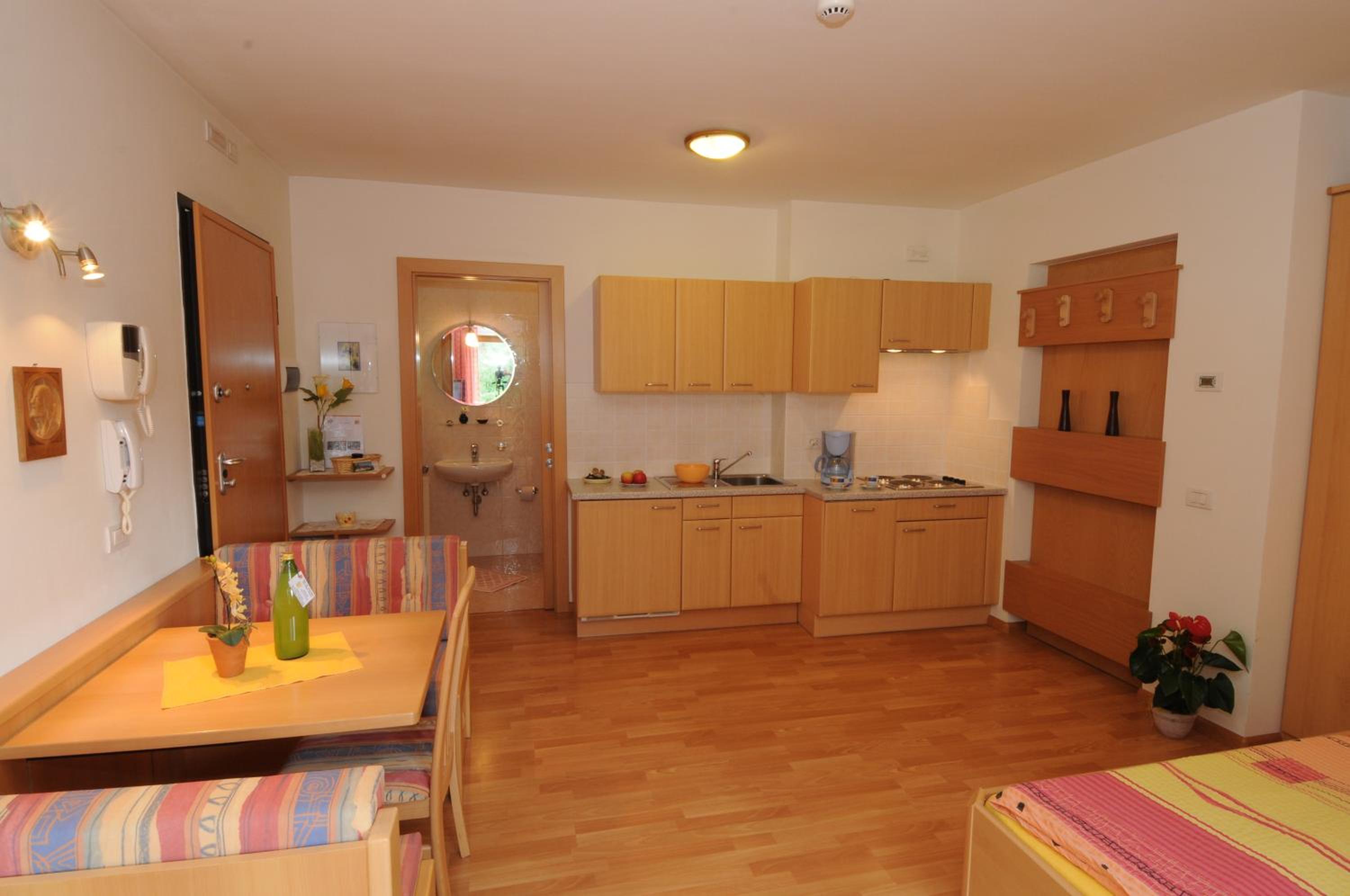 Apartment with Balcony photo 2