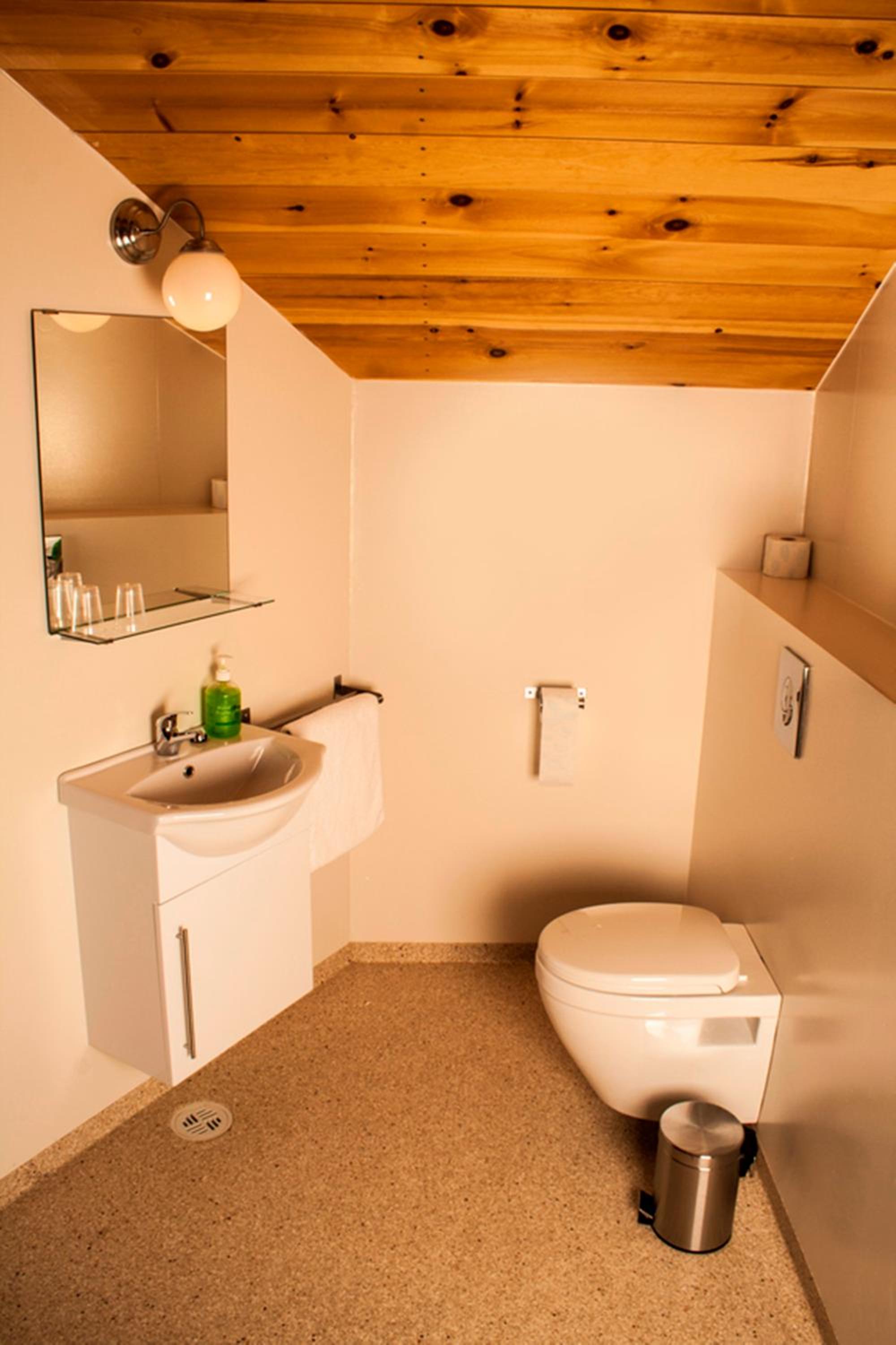 Economy Twin Room