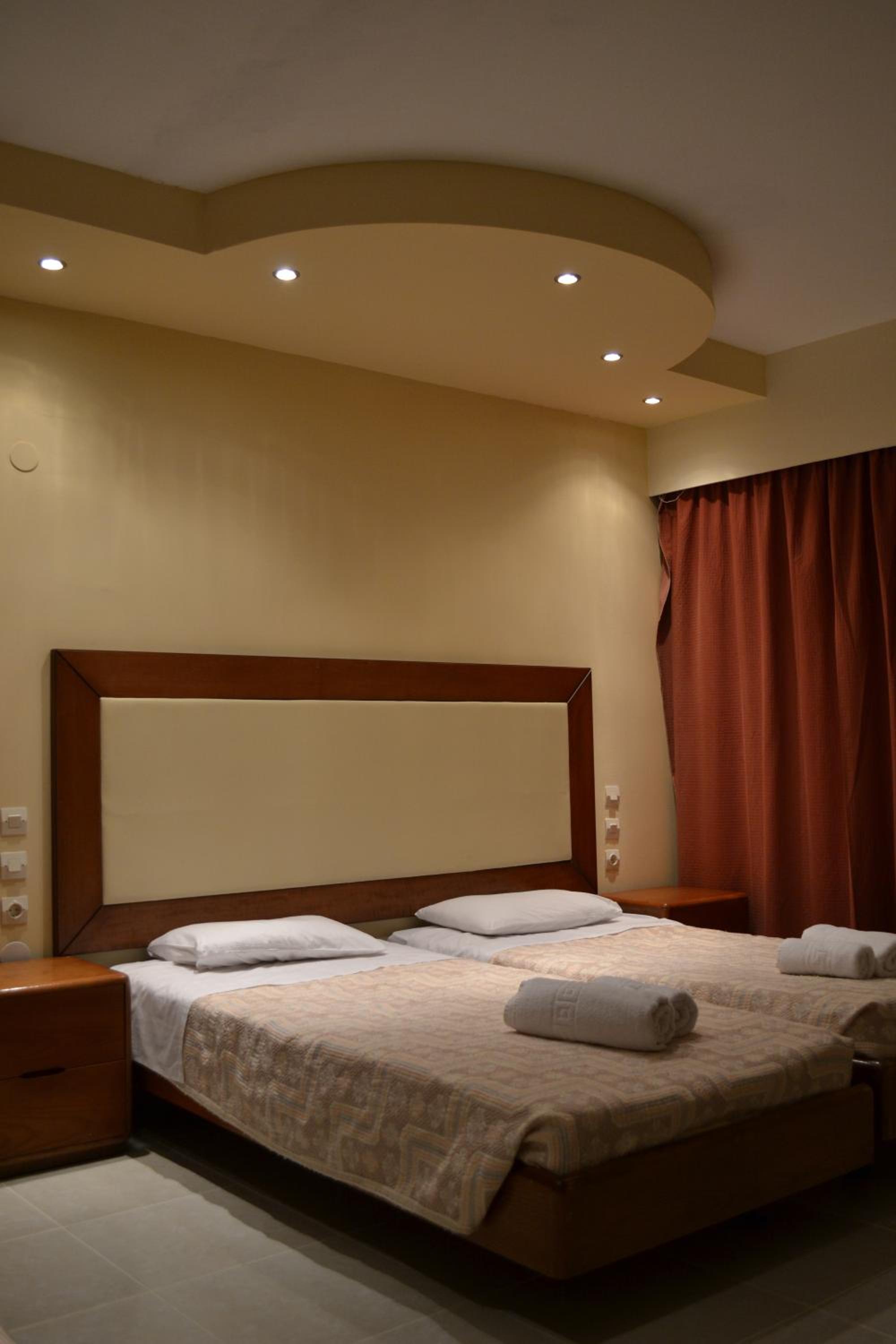 Studio (2-3 Adults)