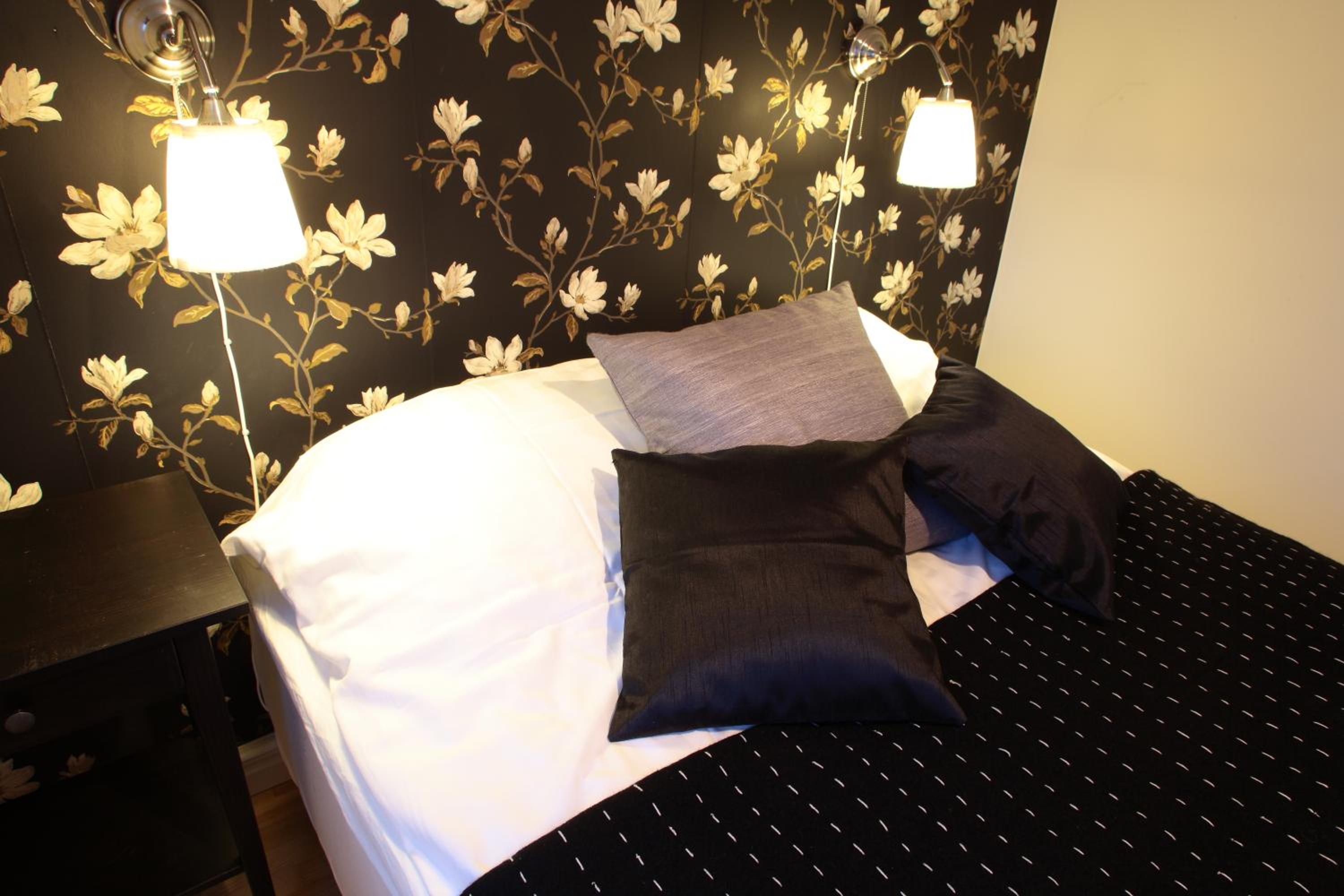 Small Double Room photo 2