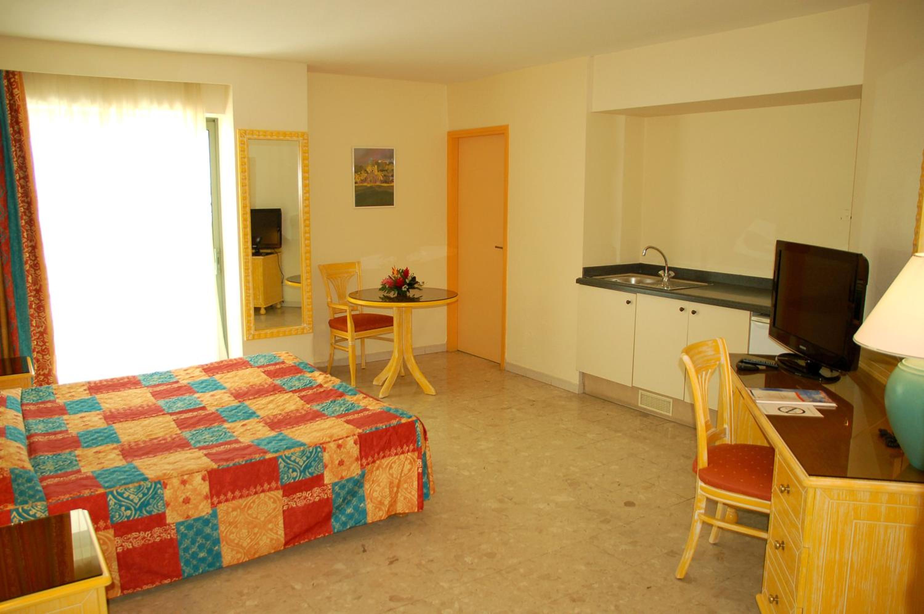 Superior Double or Twin Room - Photo 3