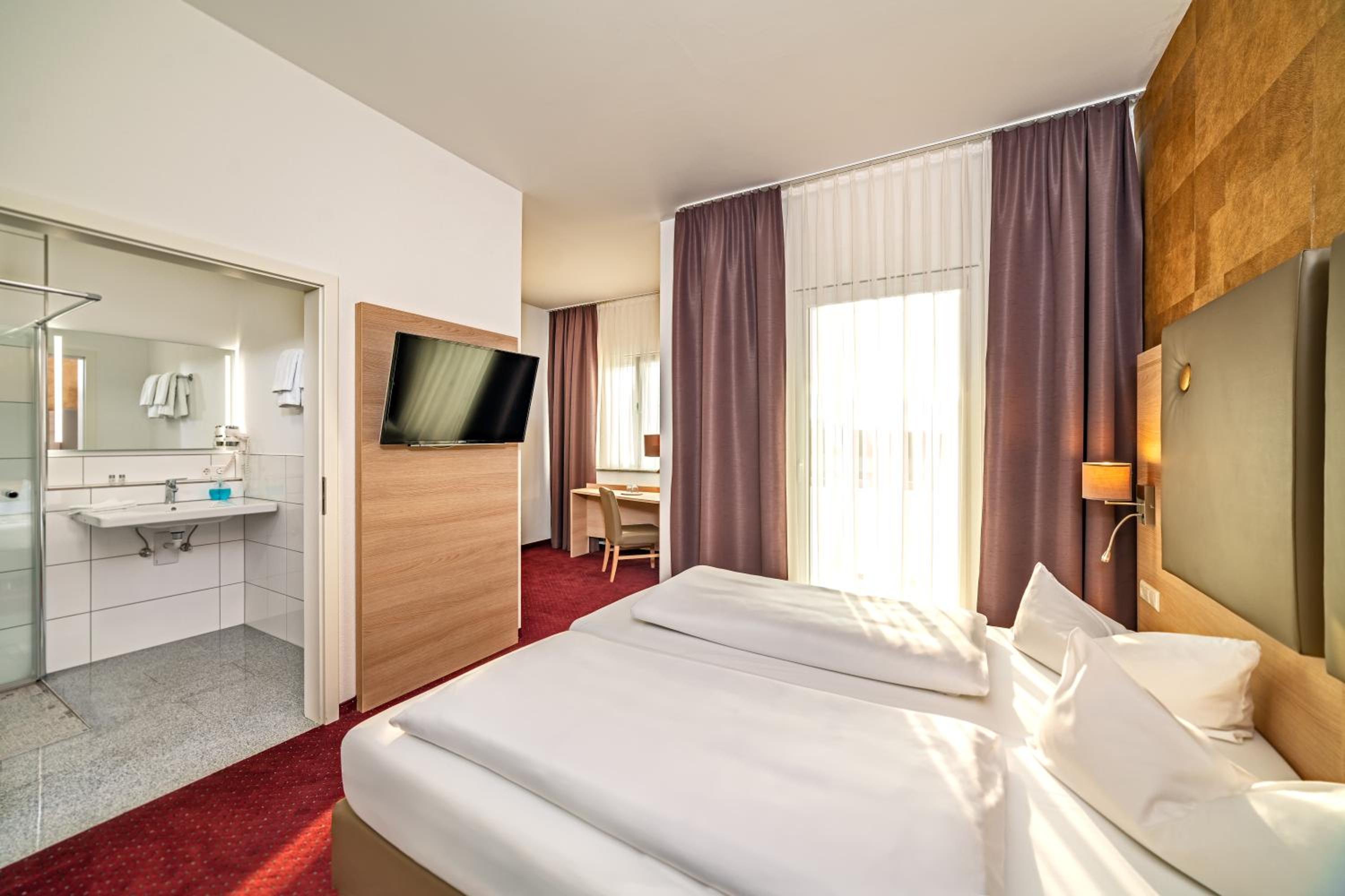 Twin Room - Photo 4