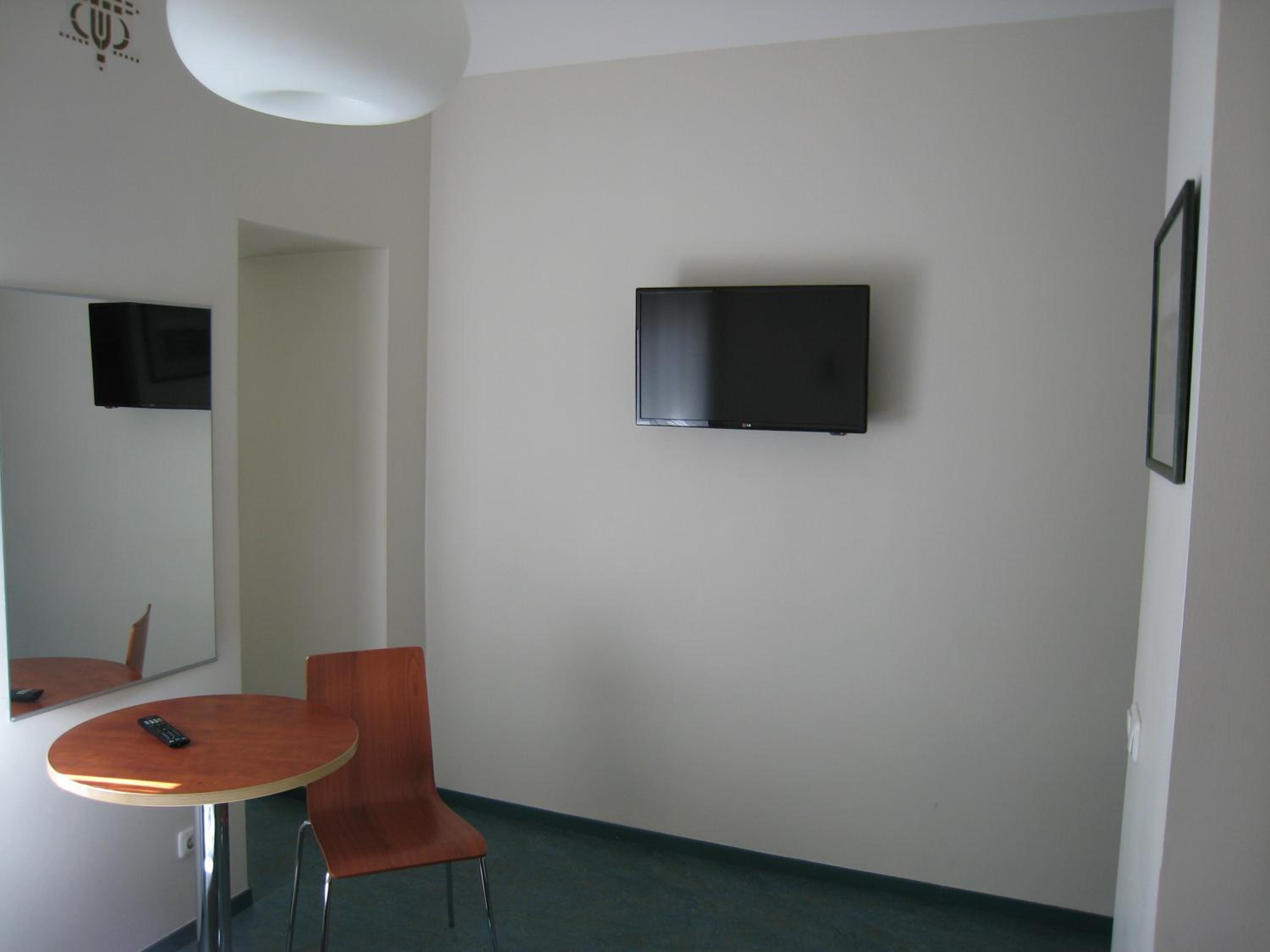 Triple Room with Kitchenette - Photo 4