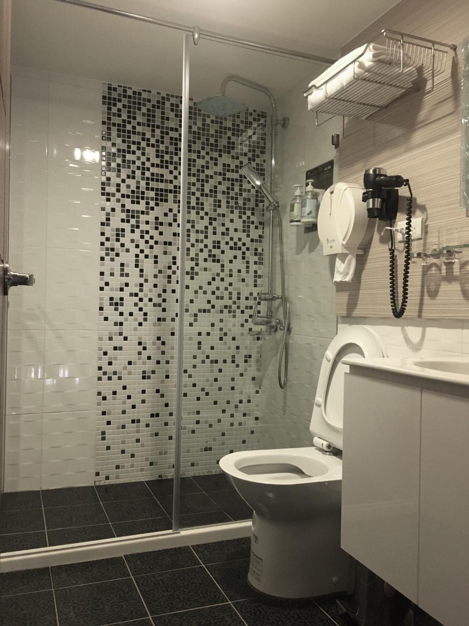 Quadruple Room with Private External Bathroom photo 3