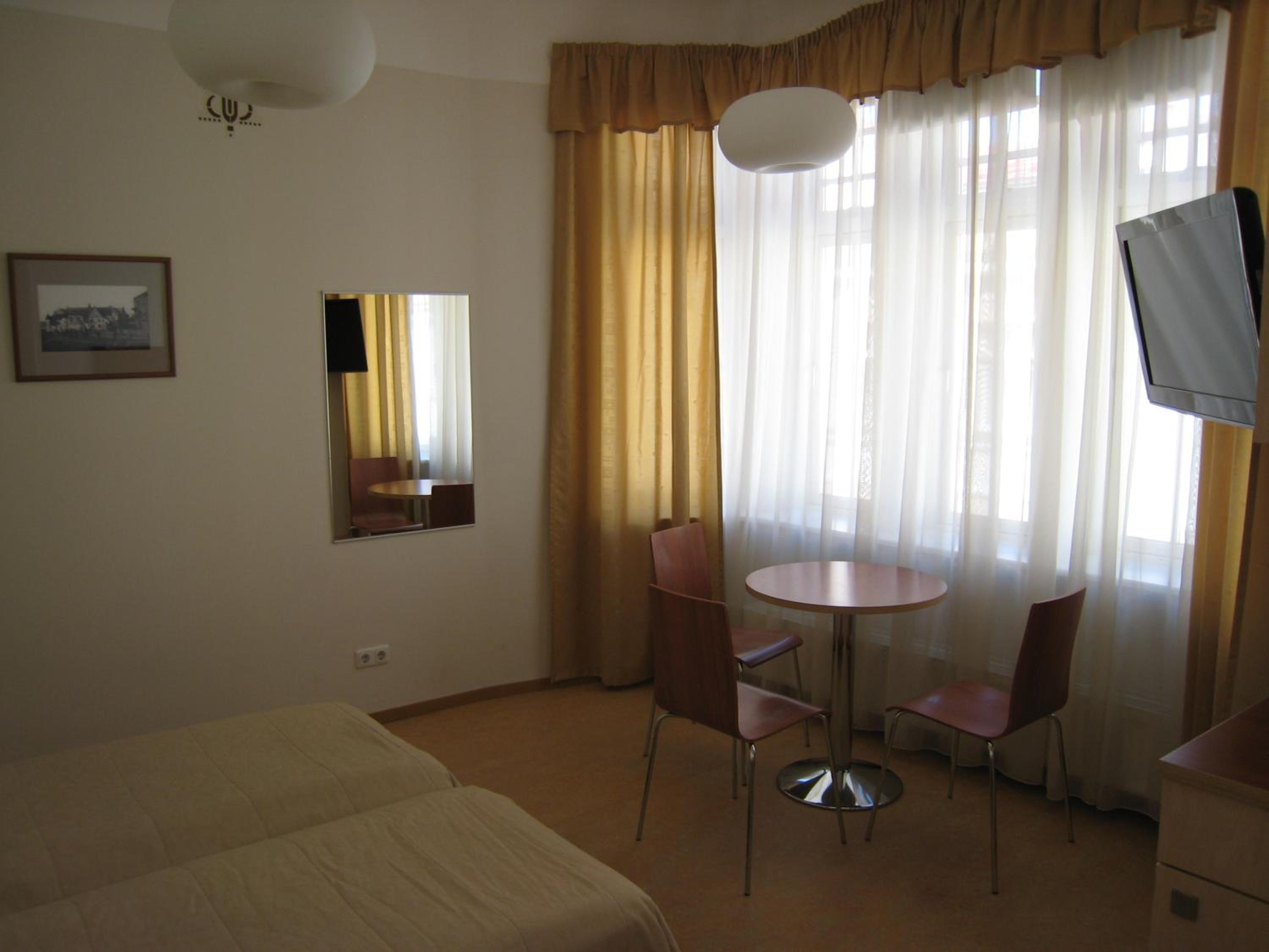 Twin Room with Kitchenette - Photo 21
