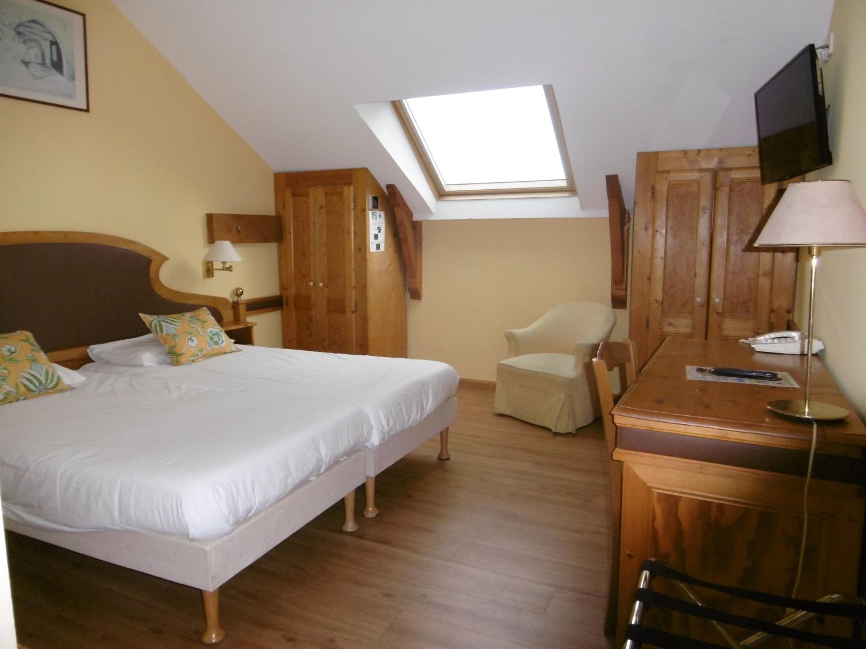 Standard Double Room - Photo 3