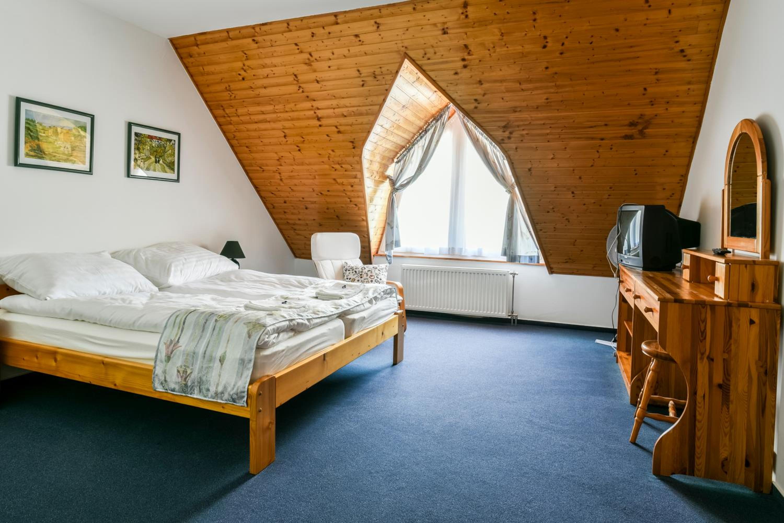 Standard Double Room photo 2