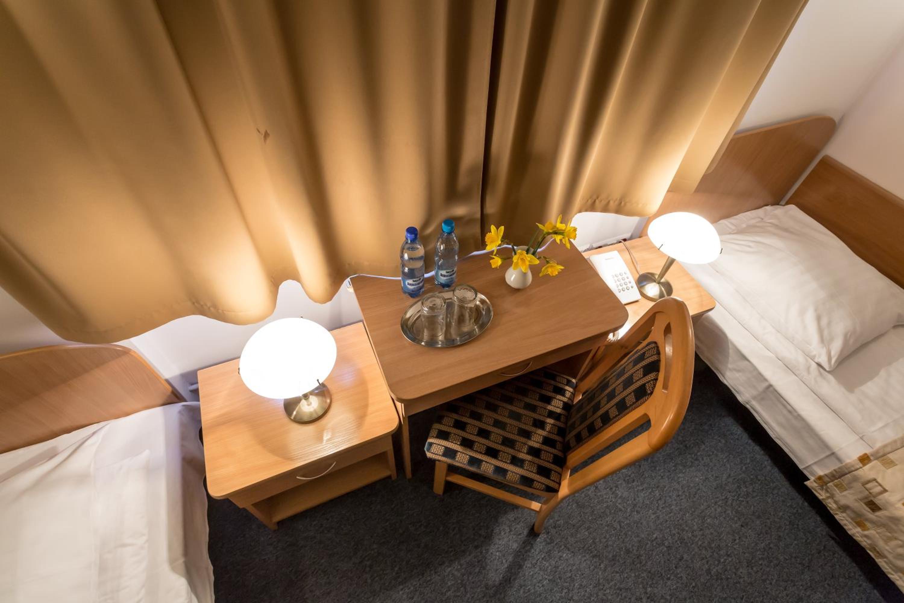 Twin Room - Photo 2