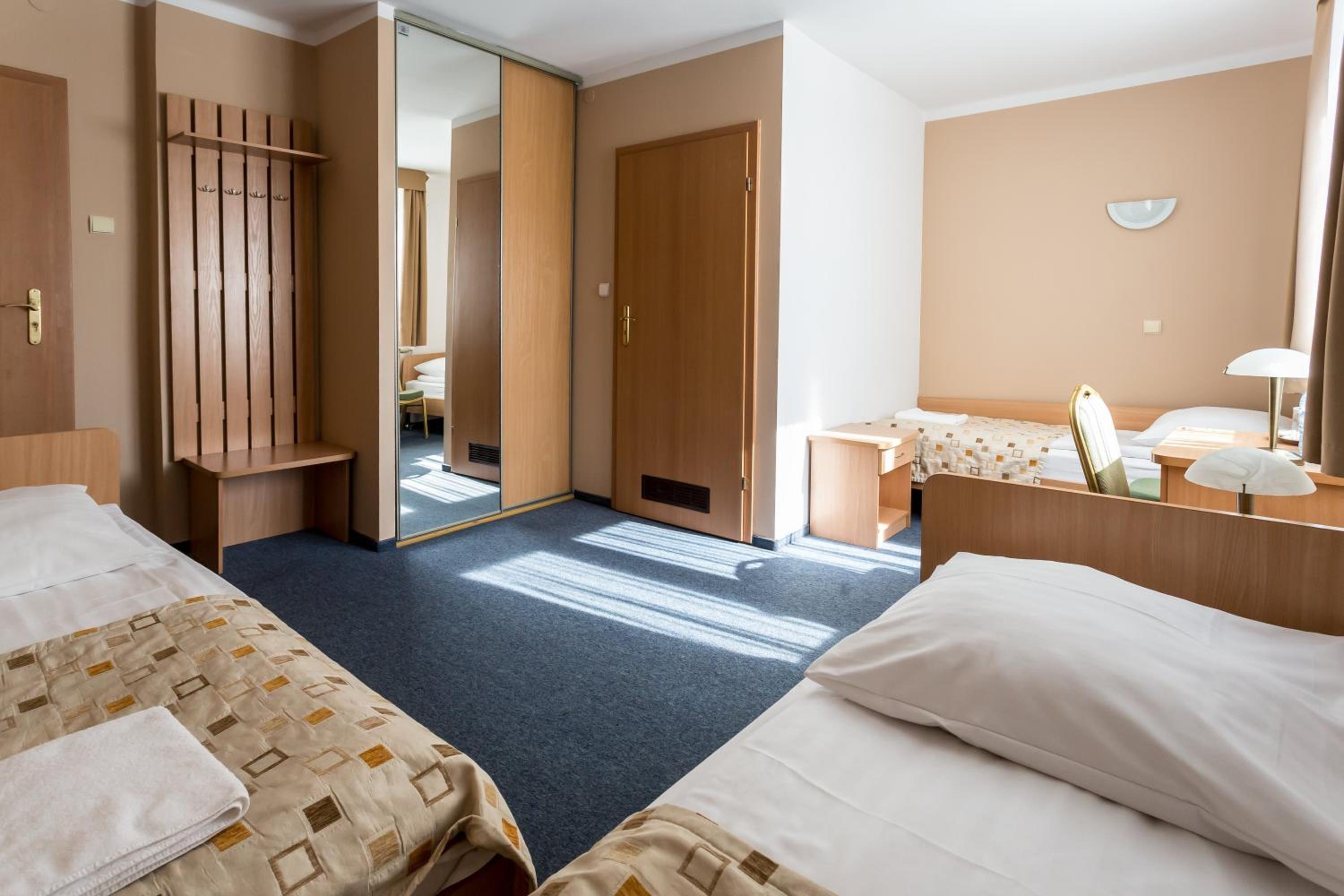Triple Room - Photo 5