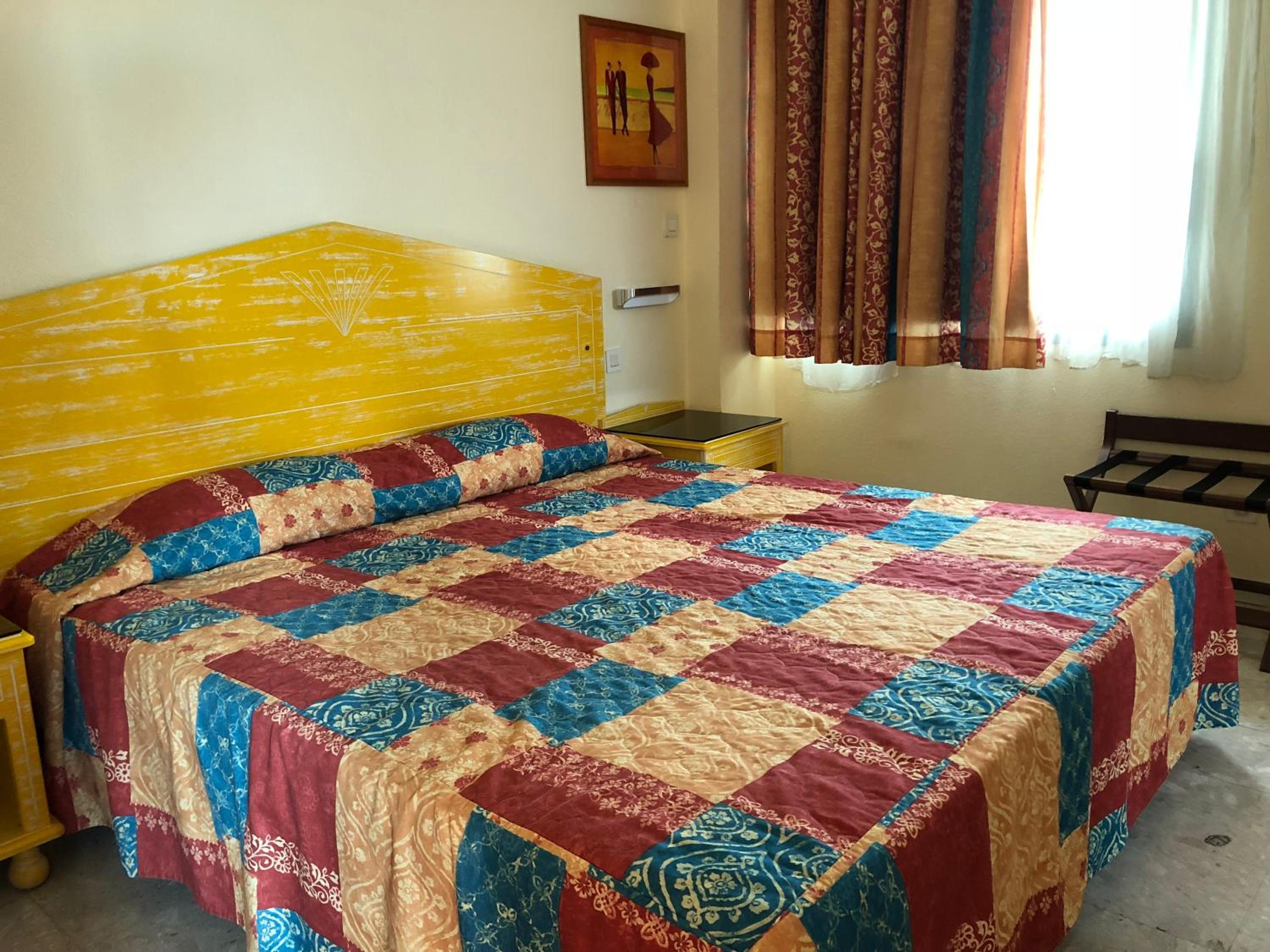 Standard Double or Twin Room - Photo 5
