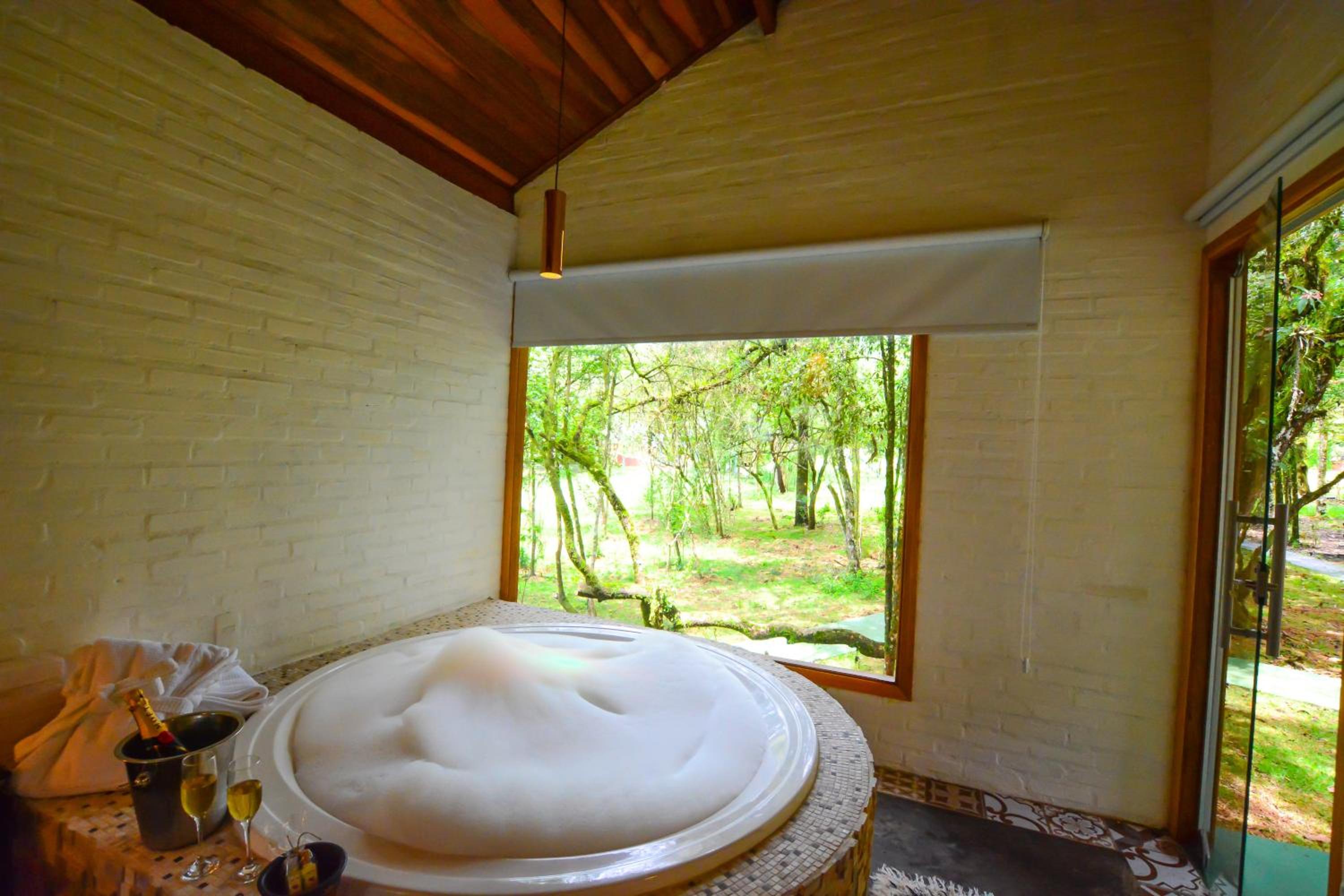 Prime Chalet with Spa Bath and Private Balcony photo 3