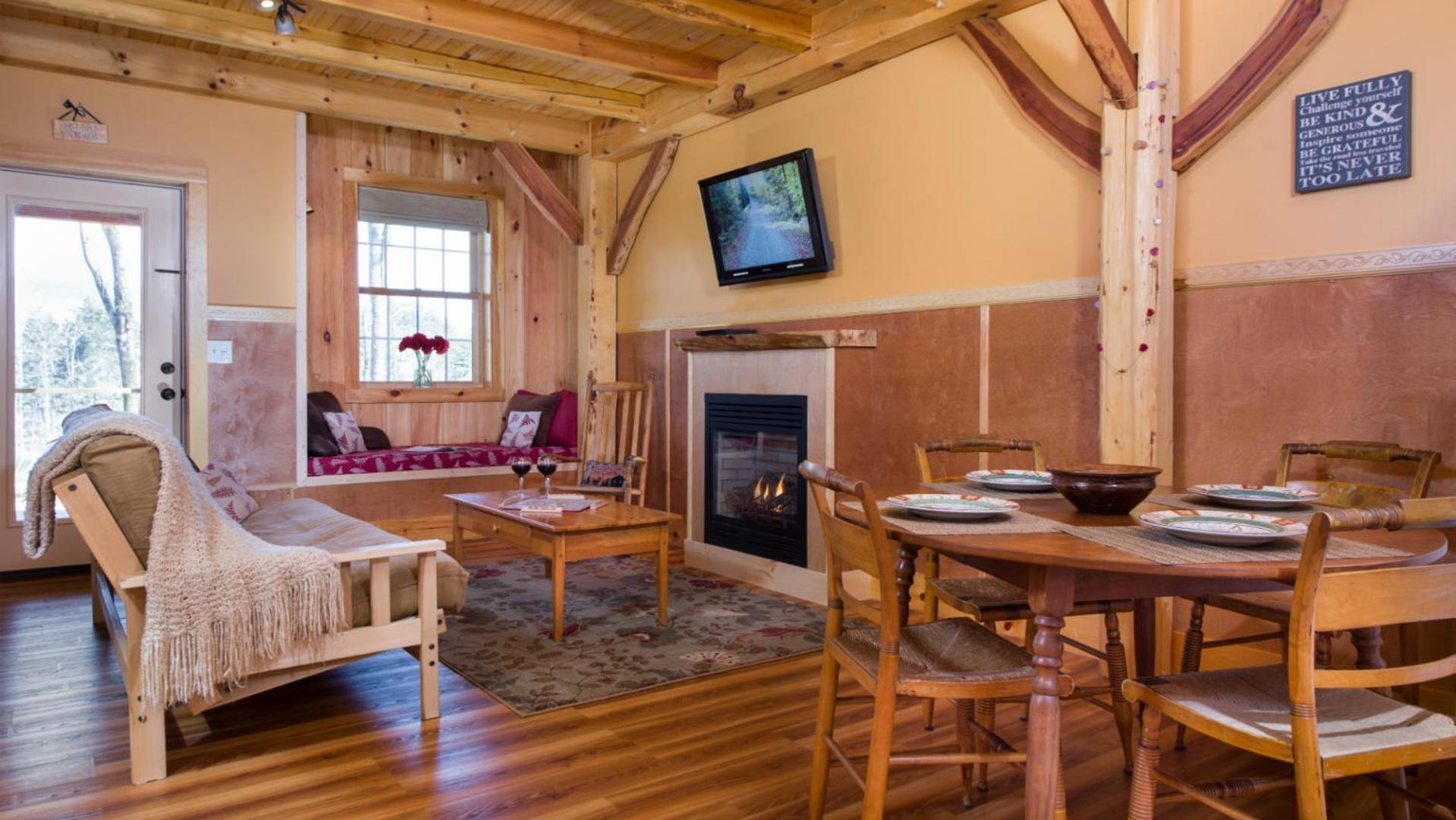 Cabin #3 - Blackberry Bend with Mountain View (Non-Pet Friendly) photo 1