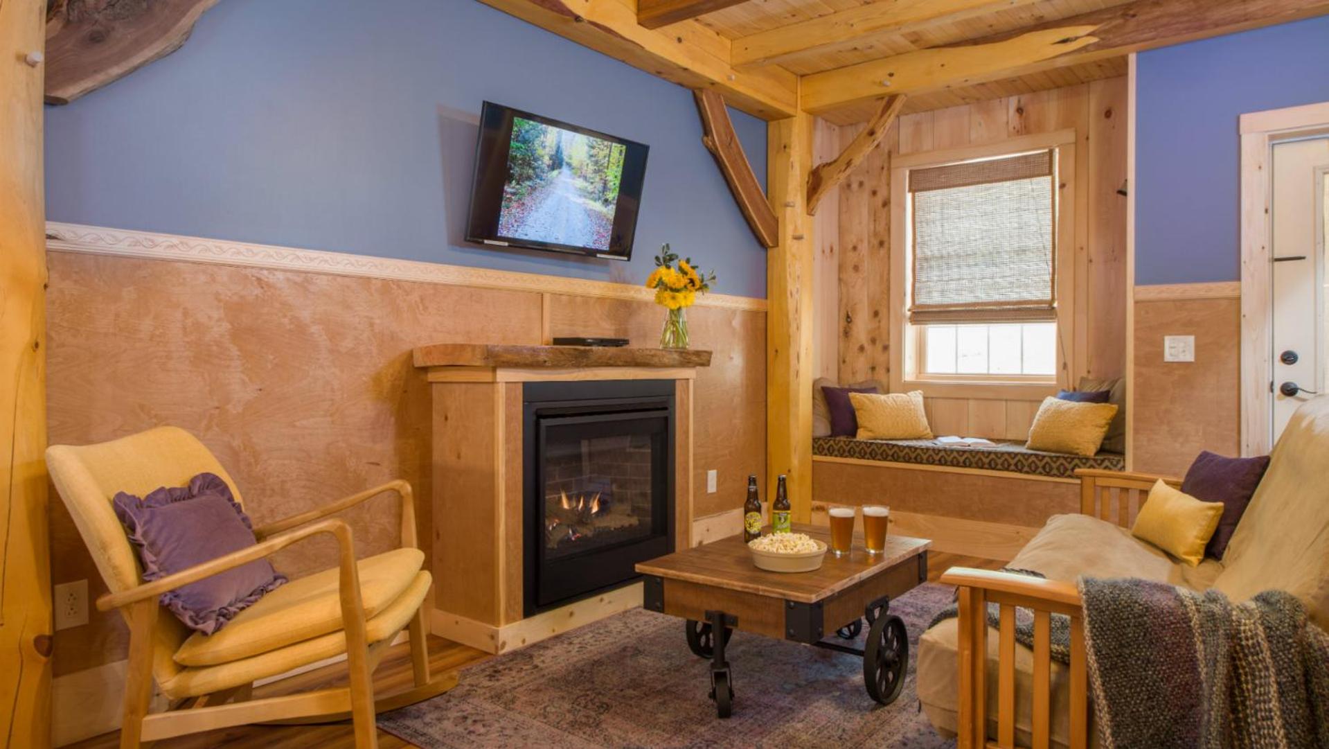 Cabin #7 - Hemlock Hideaway (Pet Friendly) photo 1