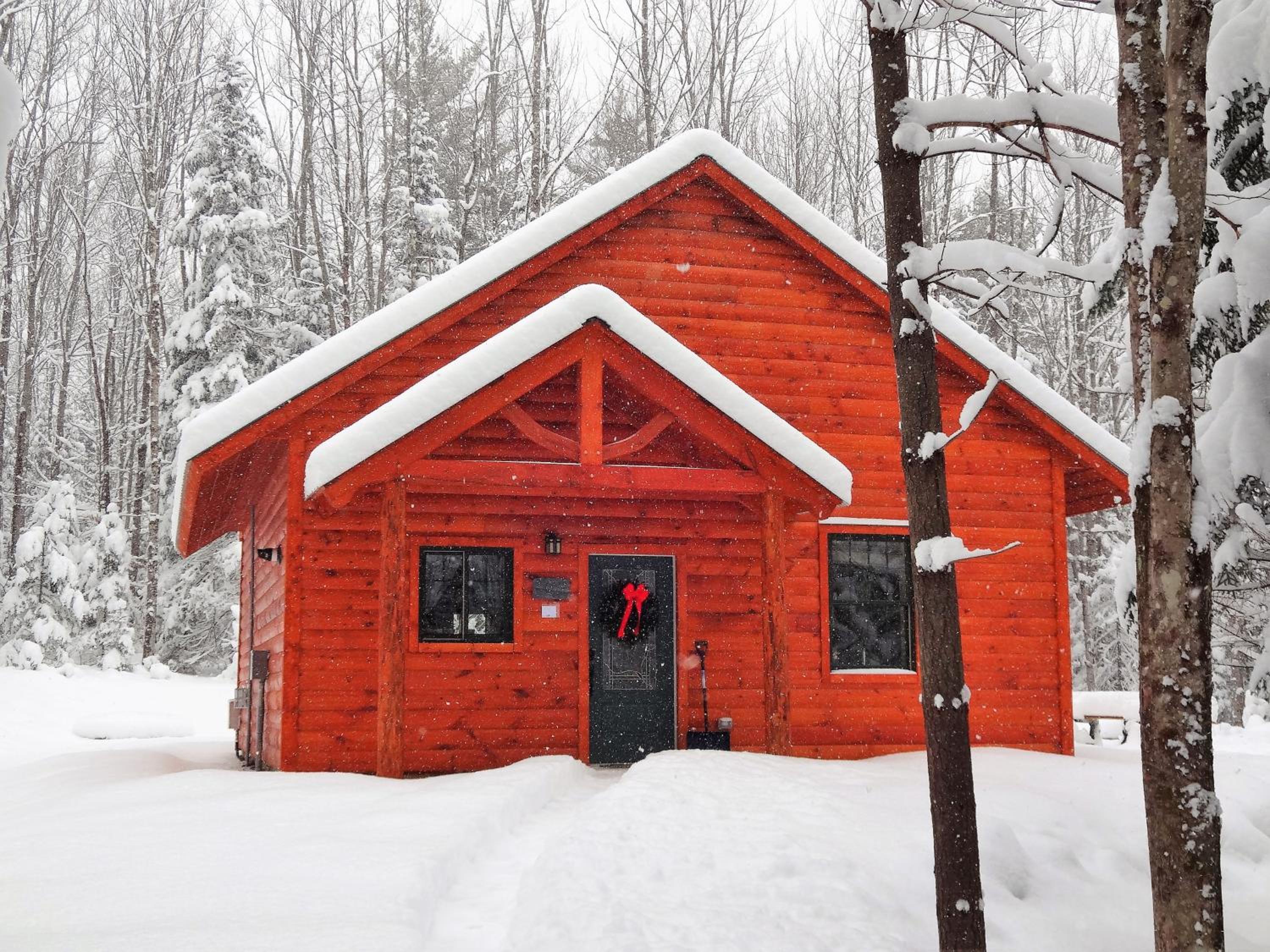 Cabin #7 - Hemlock Hideaway (Pet Friendly) photo 2