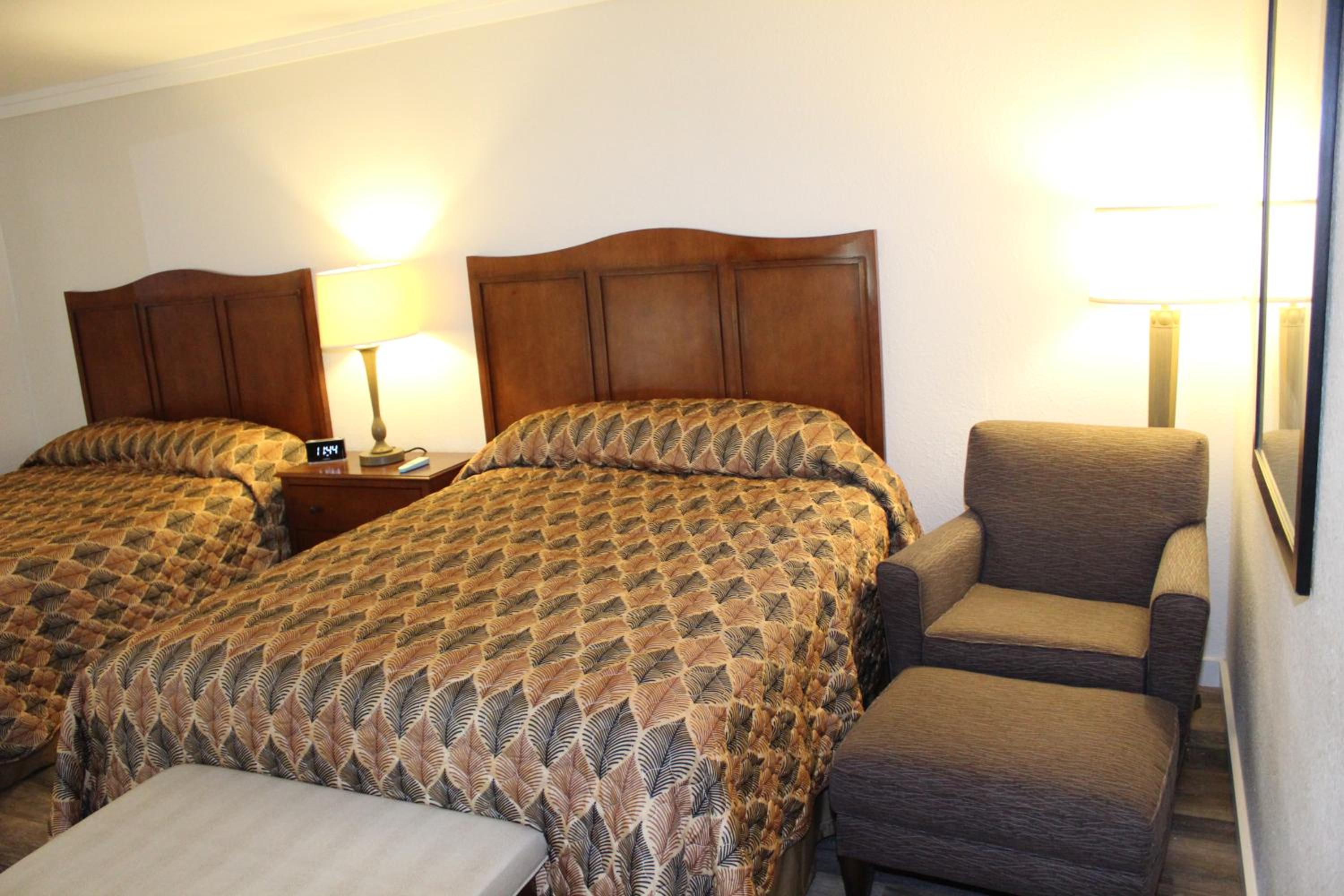 Deluxe Queen Room - Photo 2