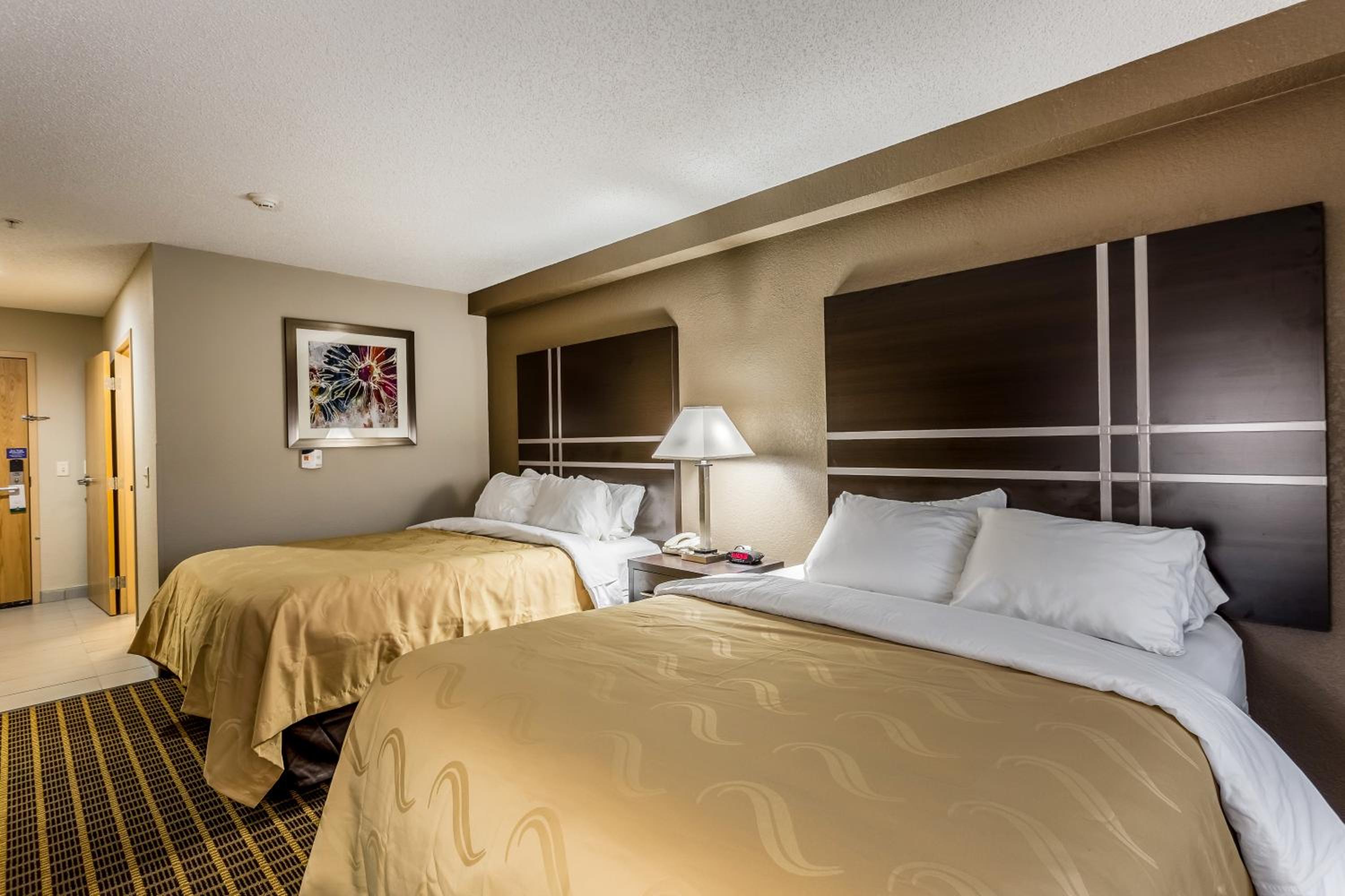 Queen Room with Two Queen Beds - Non-Smoking - Photo 1