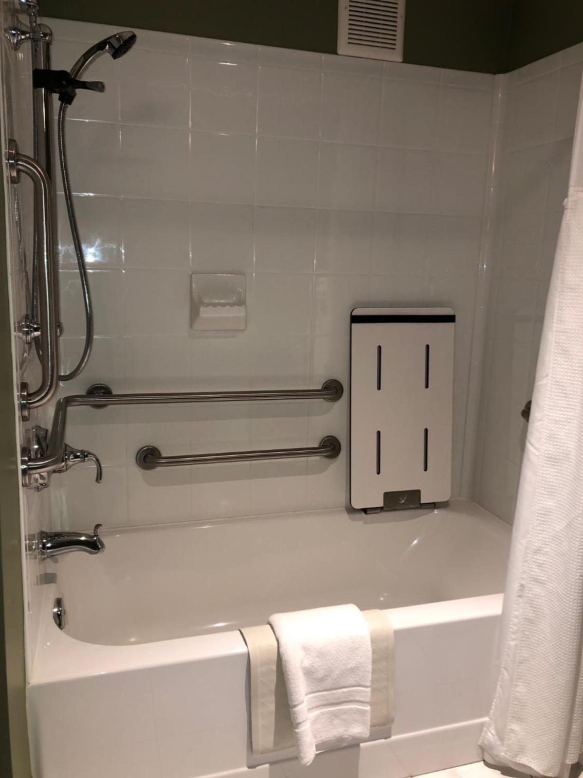 Queen Room - Disability Access - Photo 2