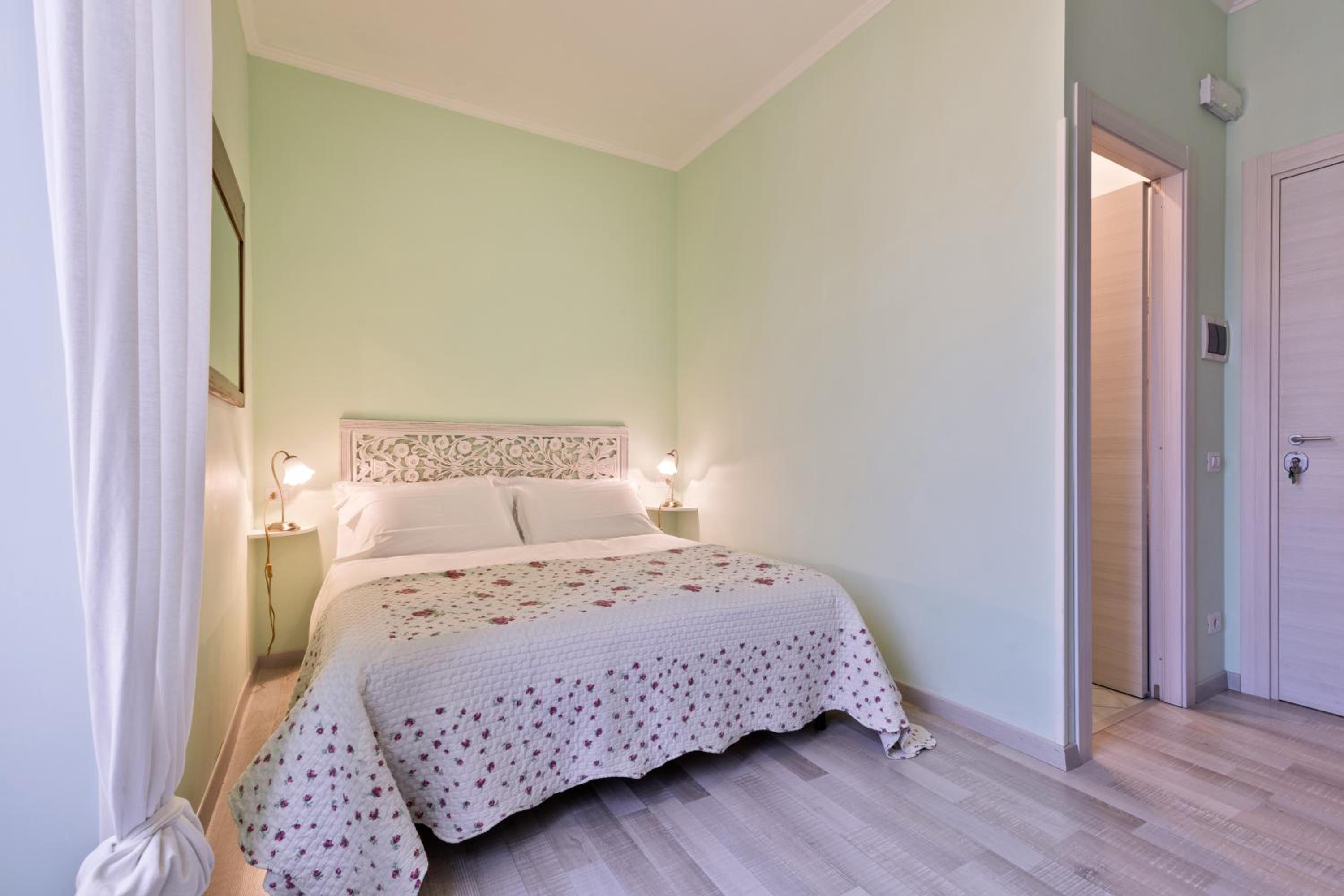 Double Room with Private Bathroom photo 3