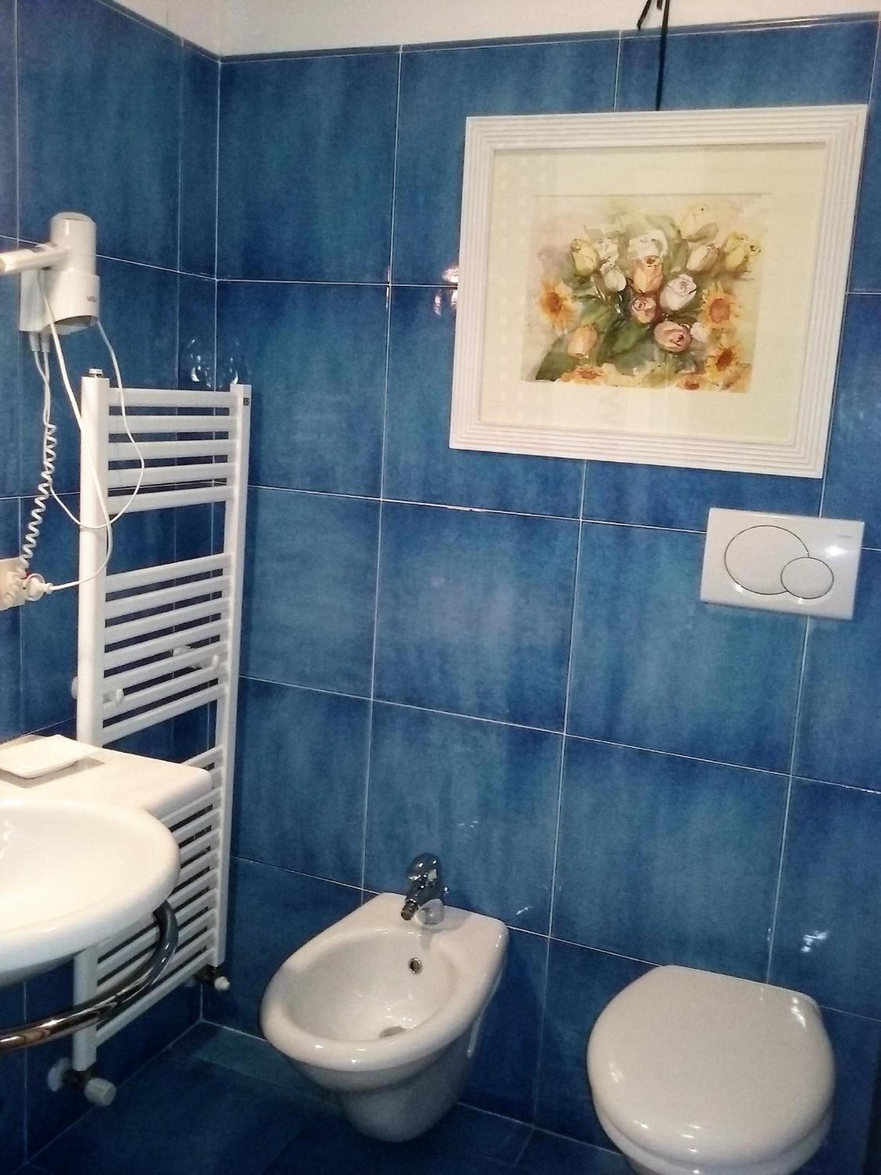Double Room With Shared Bathroom photo 2