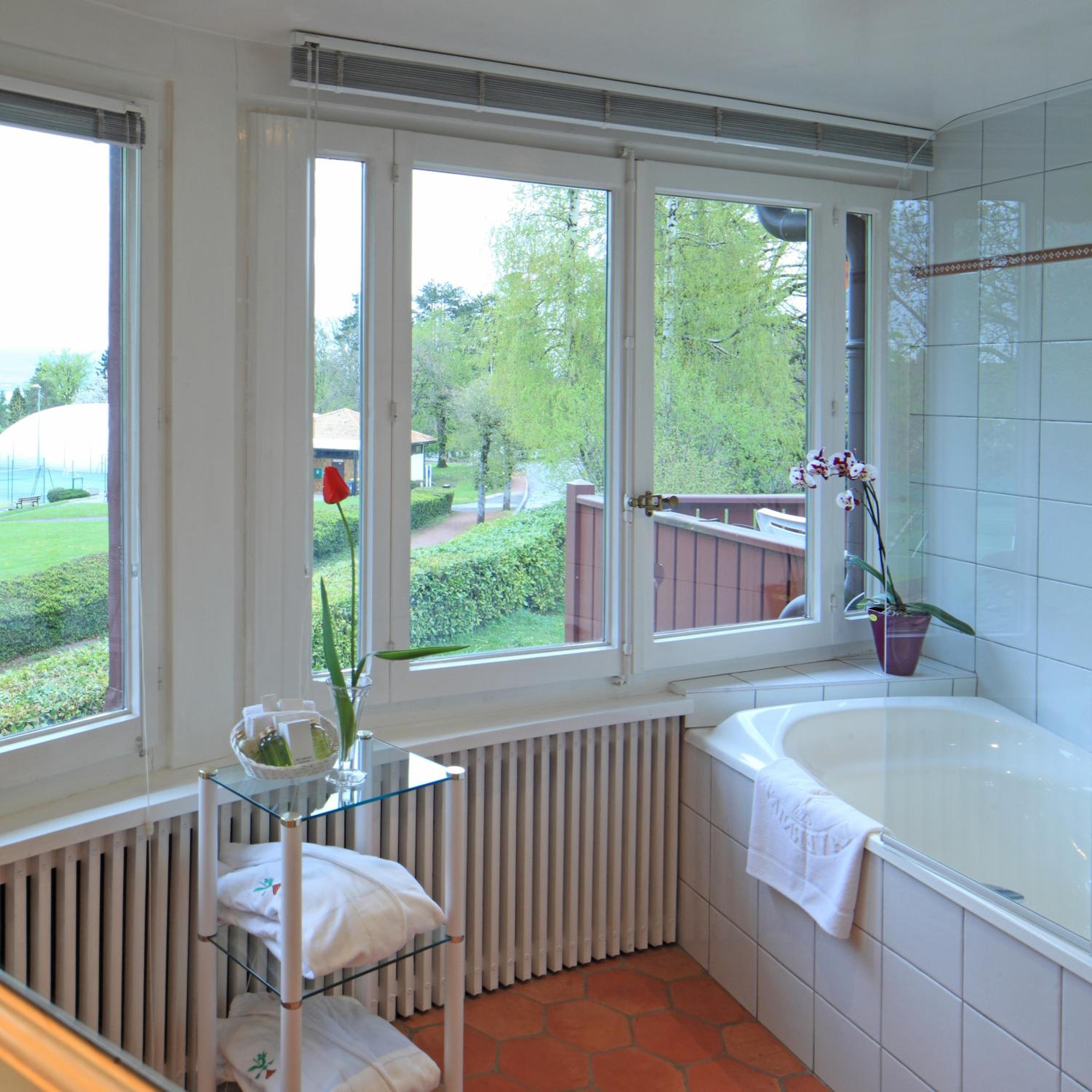 Two-Bedroom Apartment (4 Adults) - Photo 5