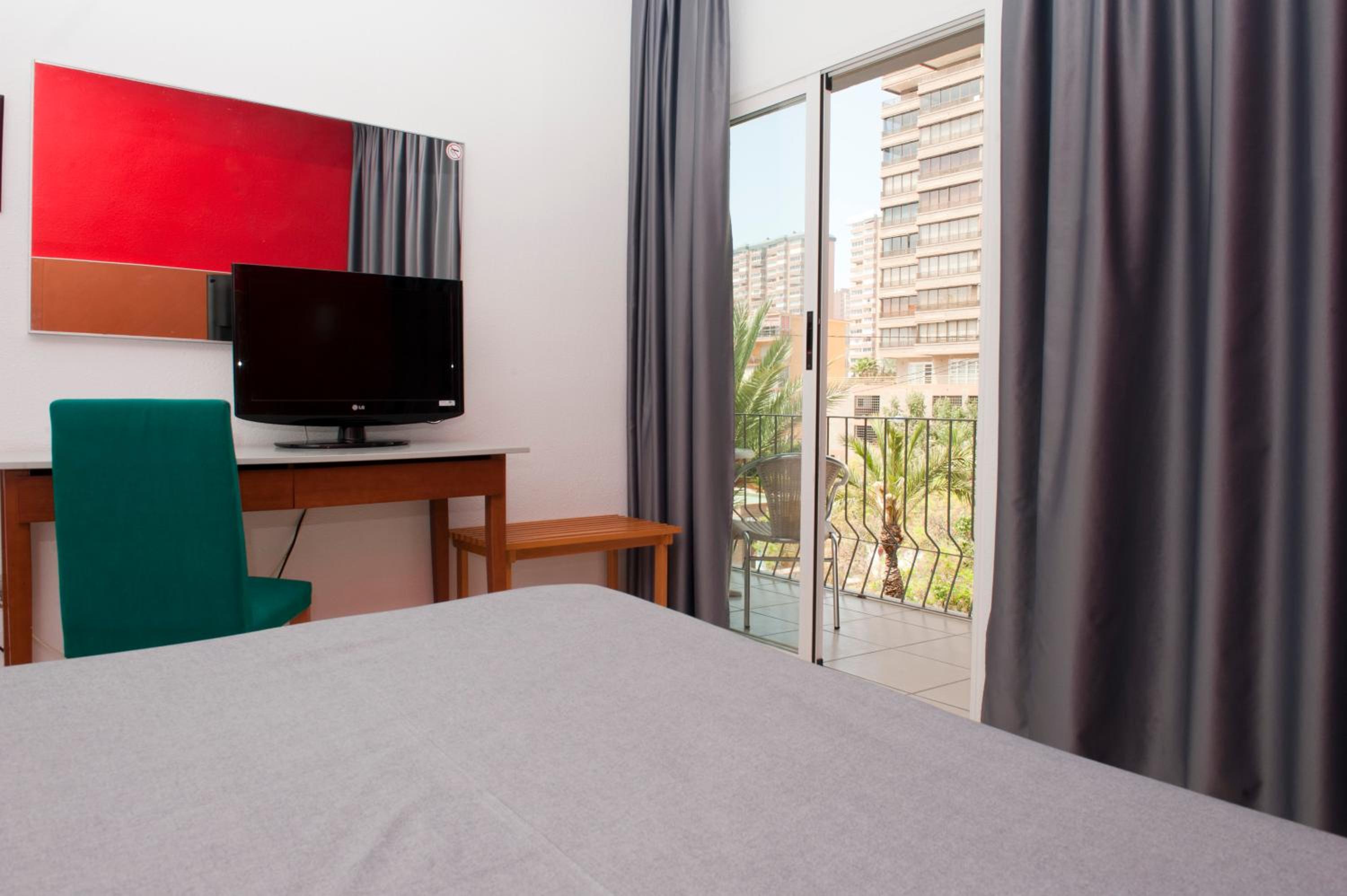Twin Room with Extra Bed photo 3