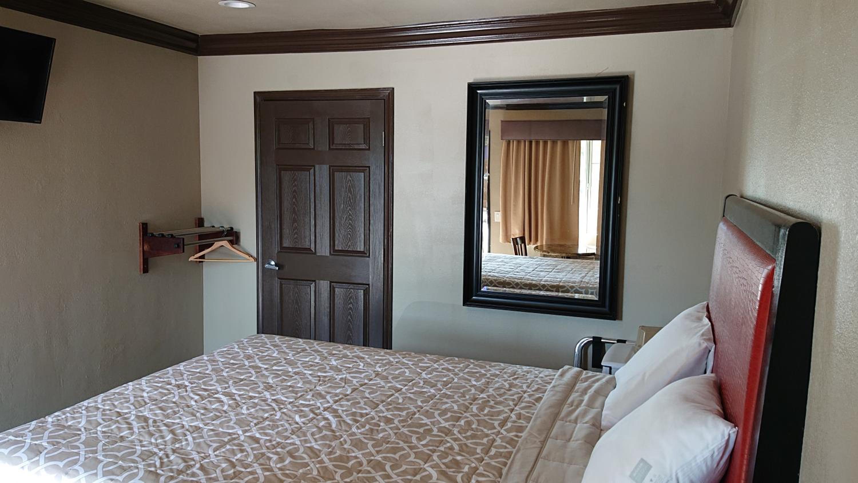 Single Room - Disability Access photo 2