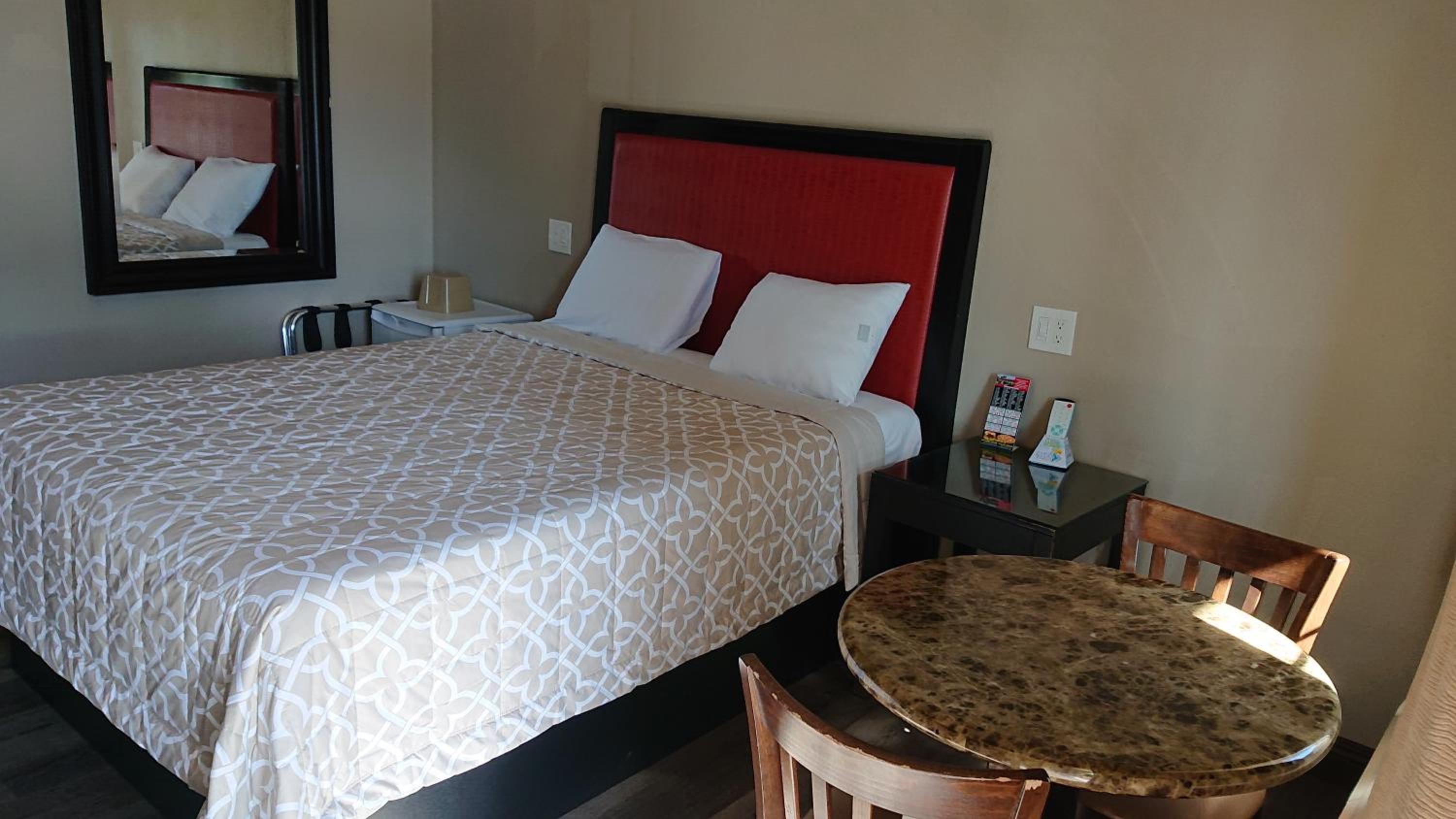 Single Room - Disability Access photo 1