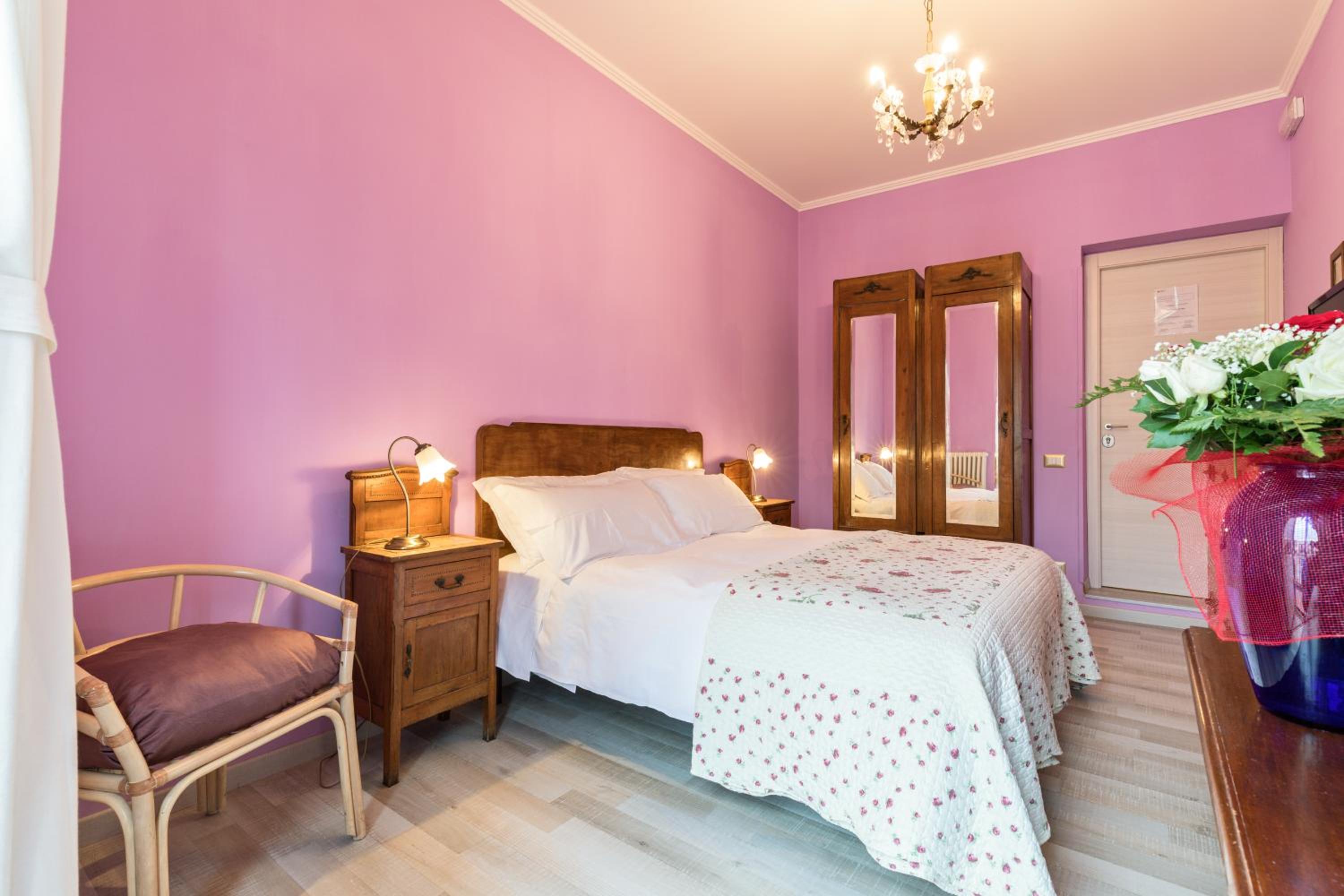Double Room with Private External Bathroom photo 2