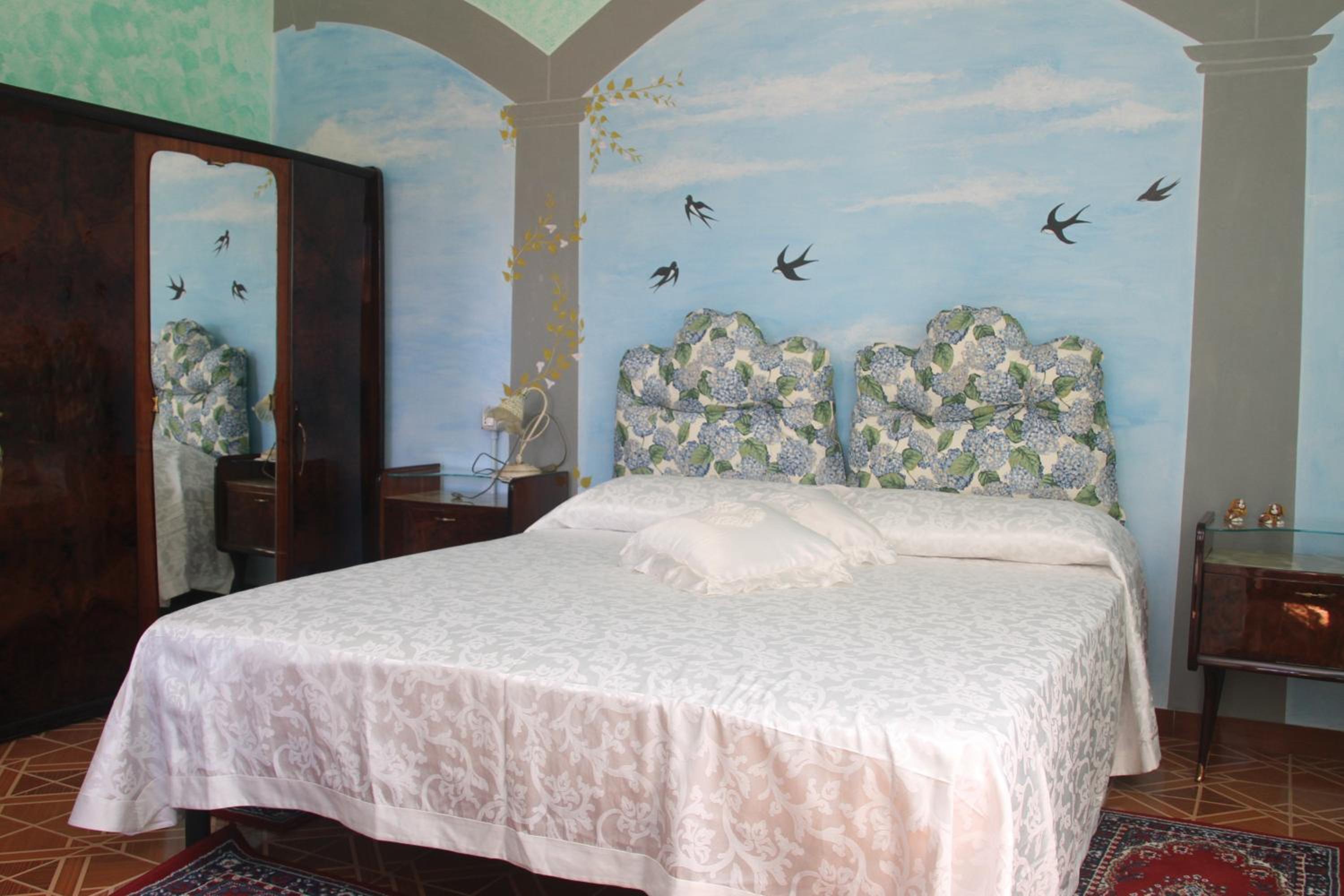 Quadruple Room with Private Bathroom photo 2