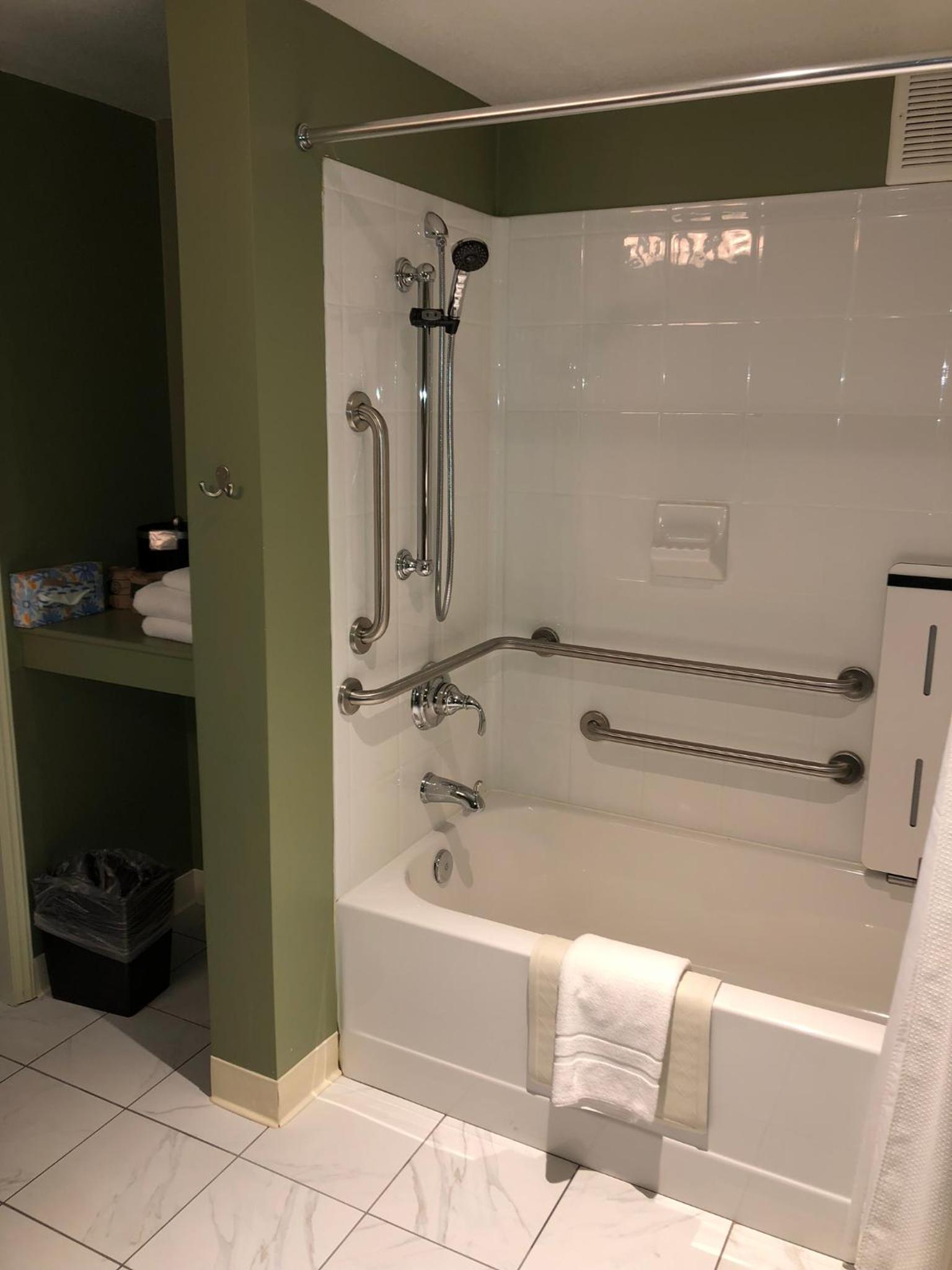 King Room - Disability Access - Photo 7