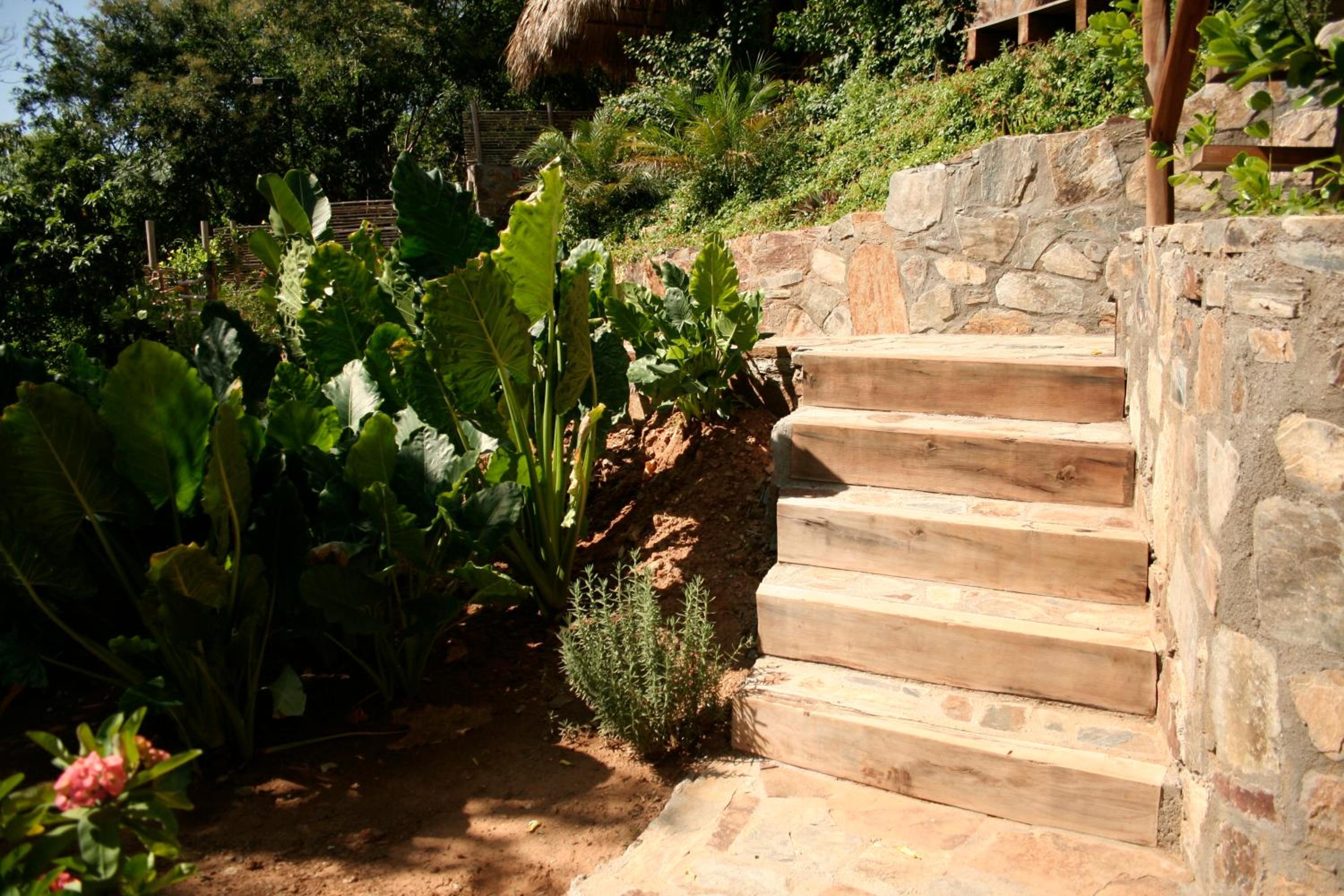 Double Room with Garden View - Photo 12