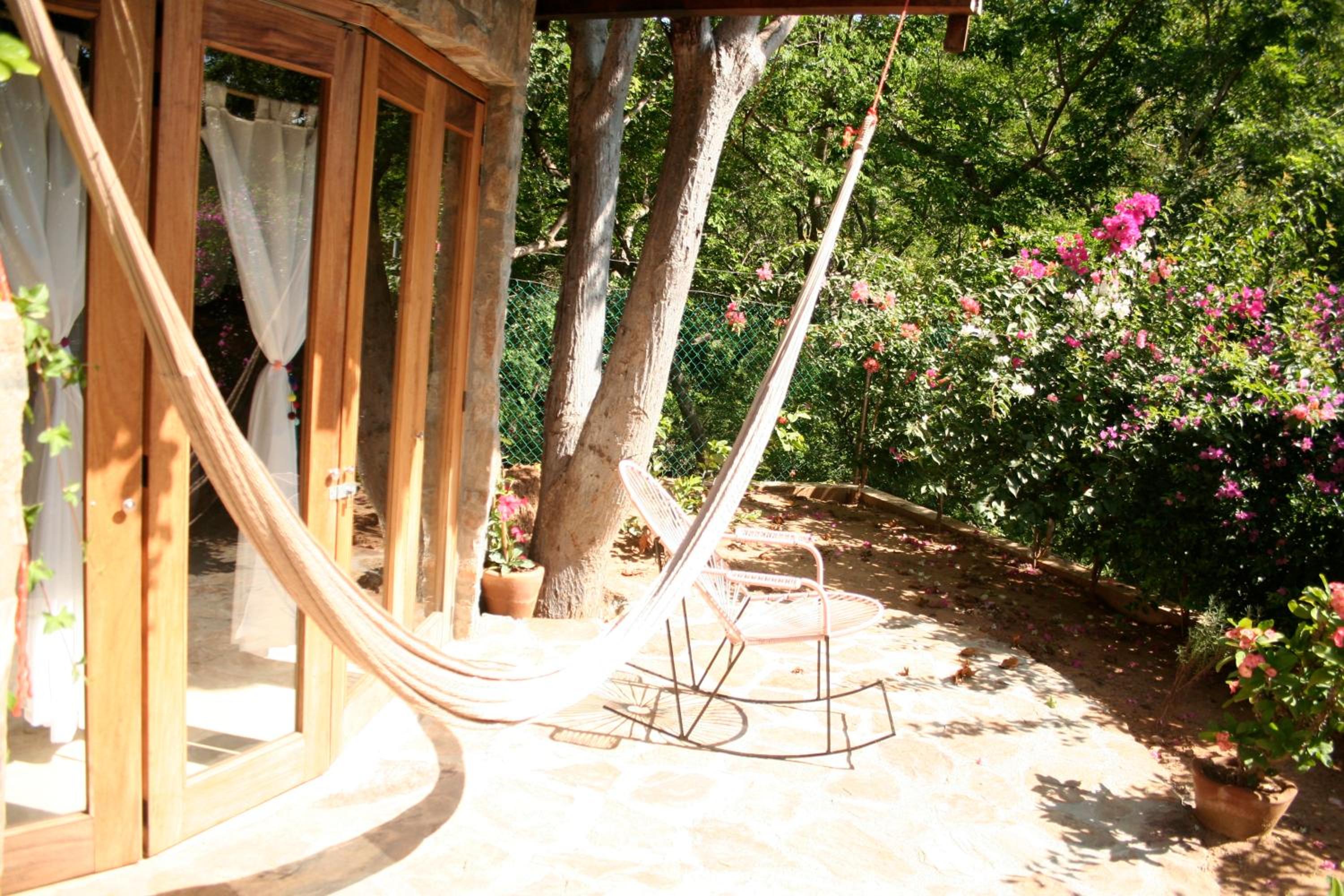 Double Room with Garden View - Photo 8
