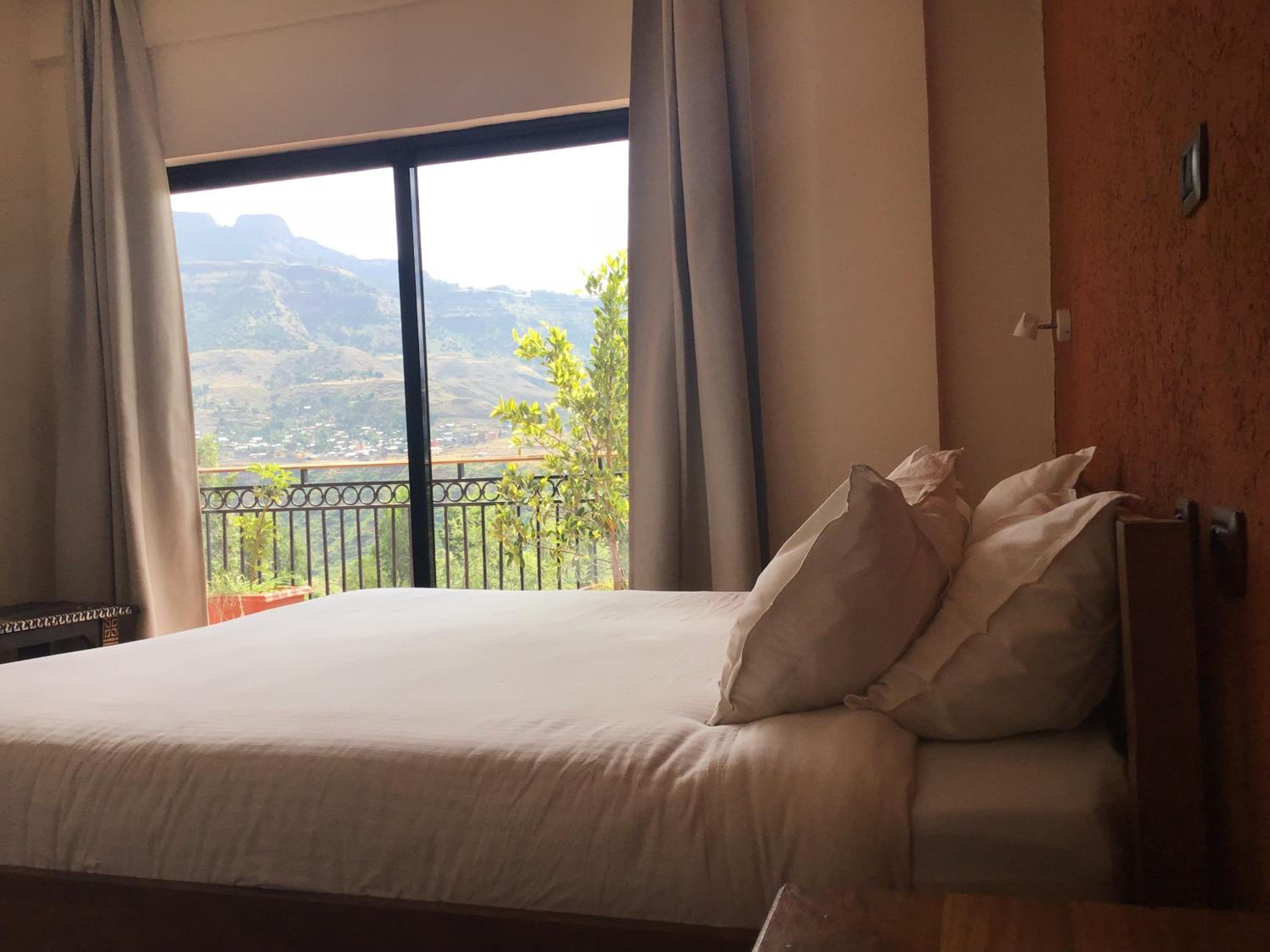 Double Room with Mountain View