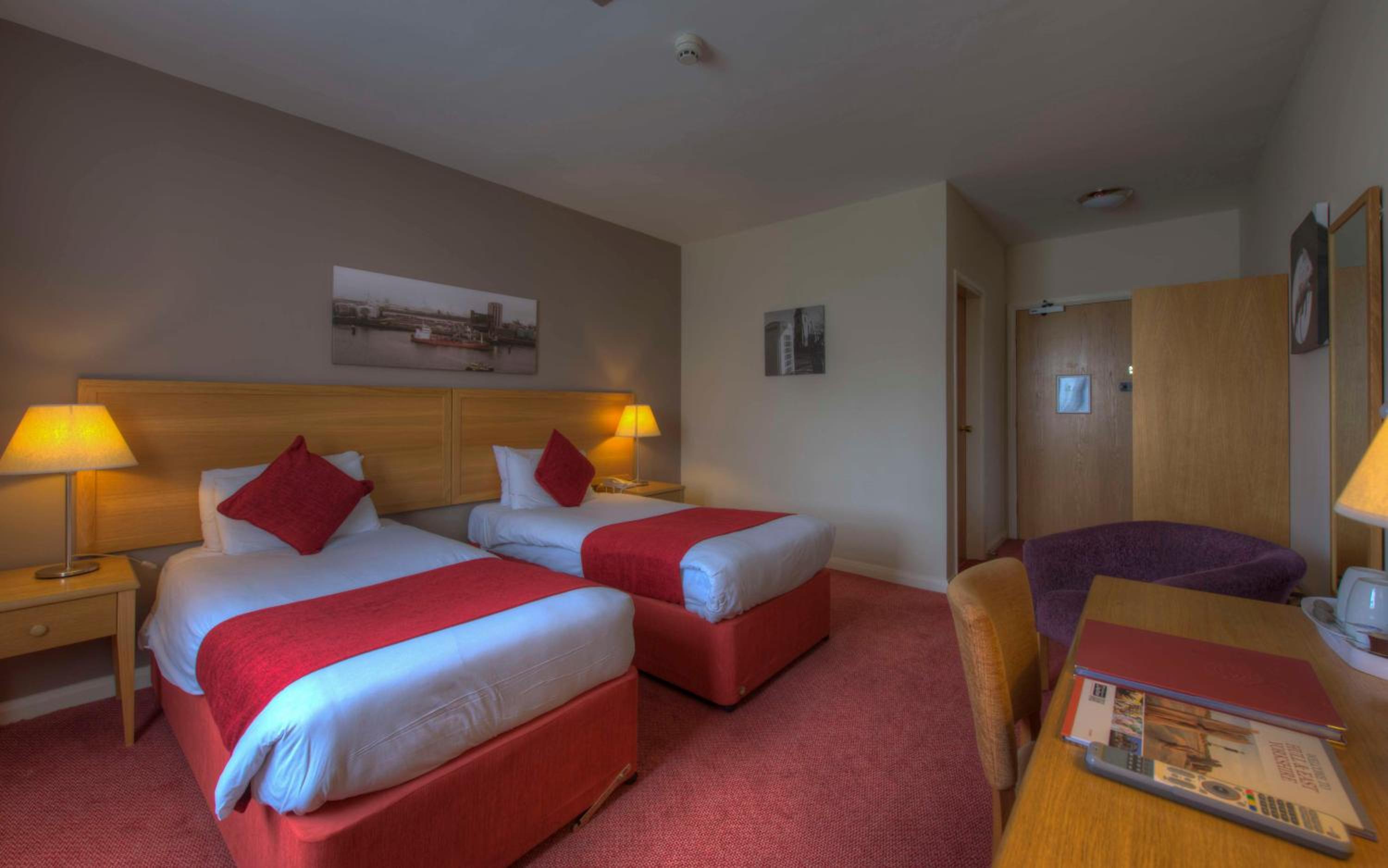 Twin Room - Disability Access photo 1