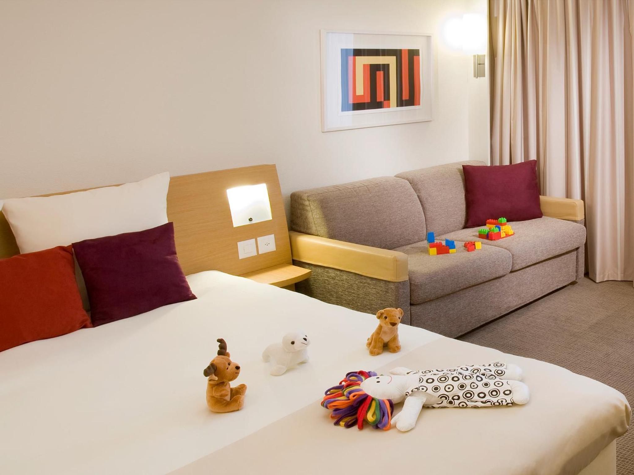 Superior Room with 1 Queen-Size Bed and Sofa Bed - Photo 9