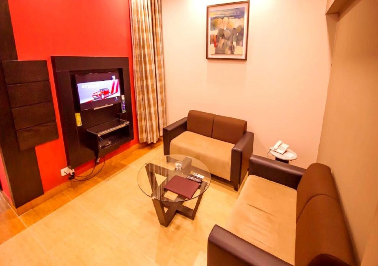 Deluxe Queen Suite photo 1