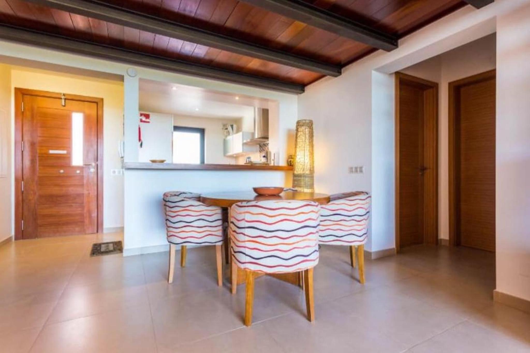 Two bedroom apartment with mezzanine, private hot tub and sea view photo 3