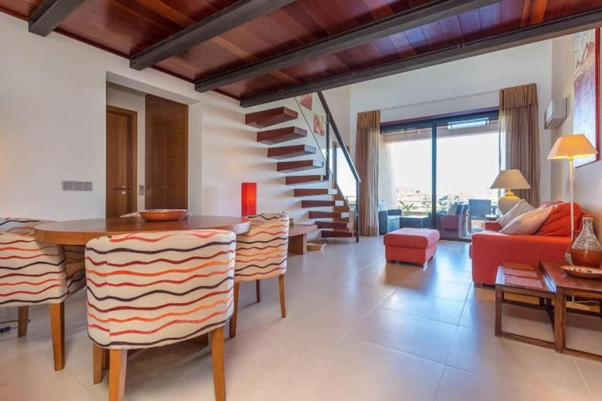 Zweizimmer-Wohnung mit Galerie, privatem Whirlpool und Meerblick