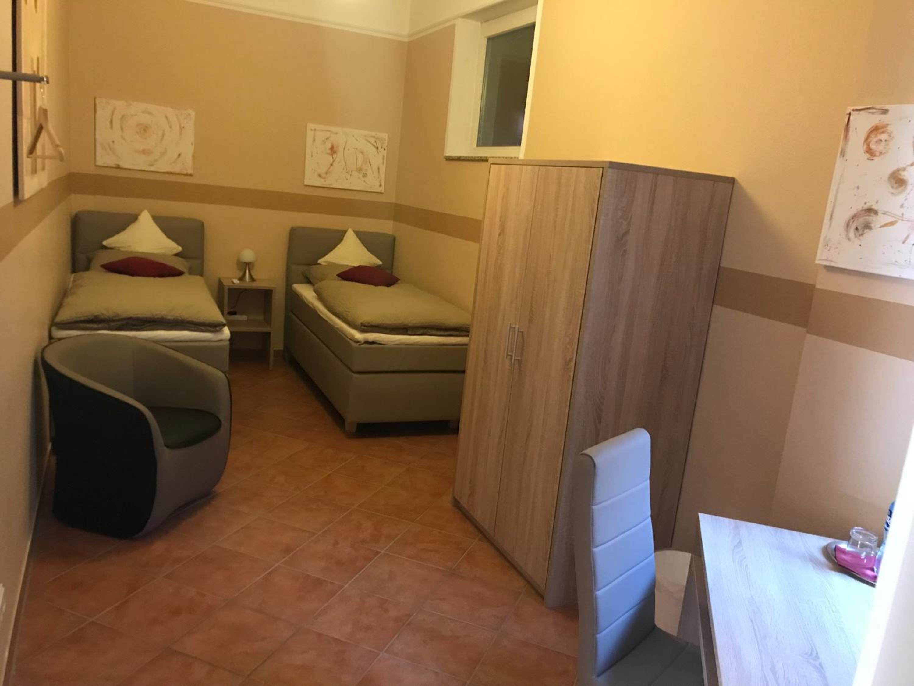 Double Room with Private Bathroom - Photo 5