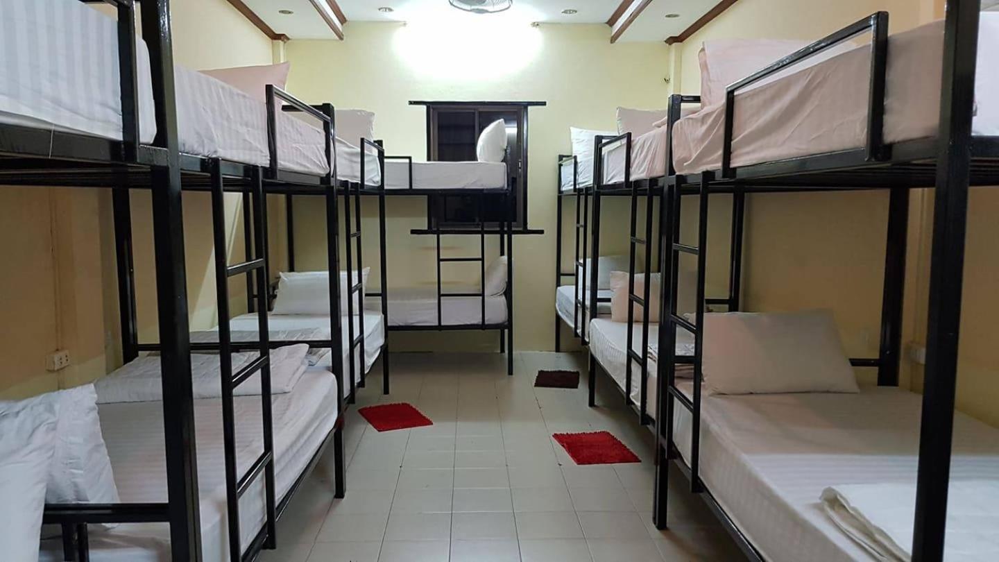 Bed In 14-Bed Mixed Dormitory Room photo 1