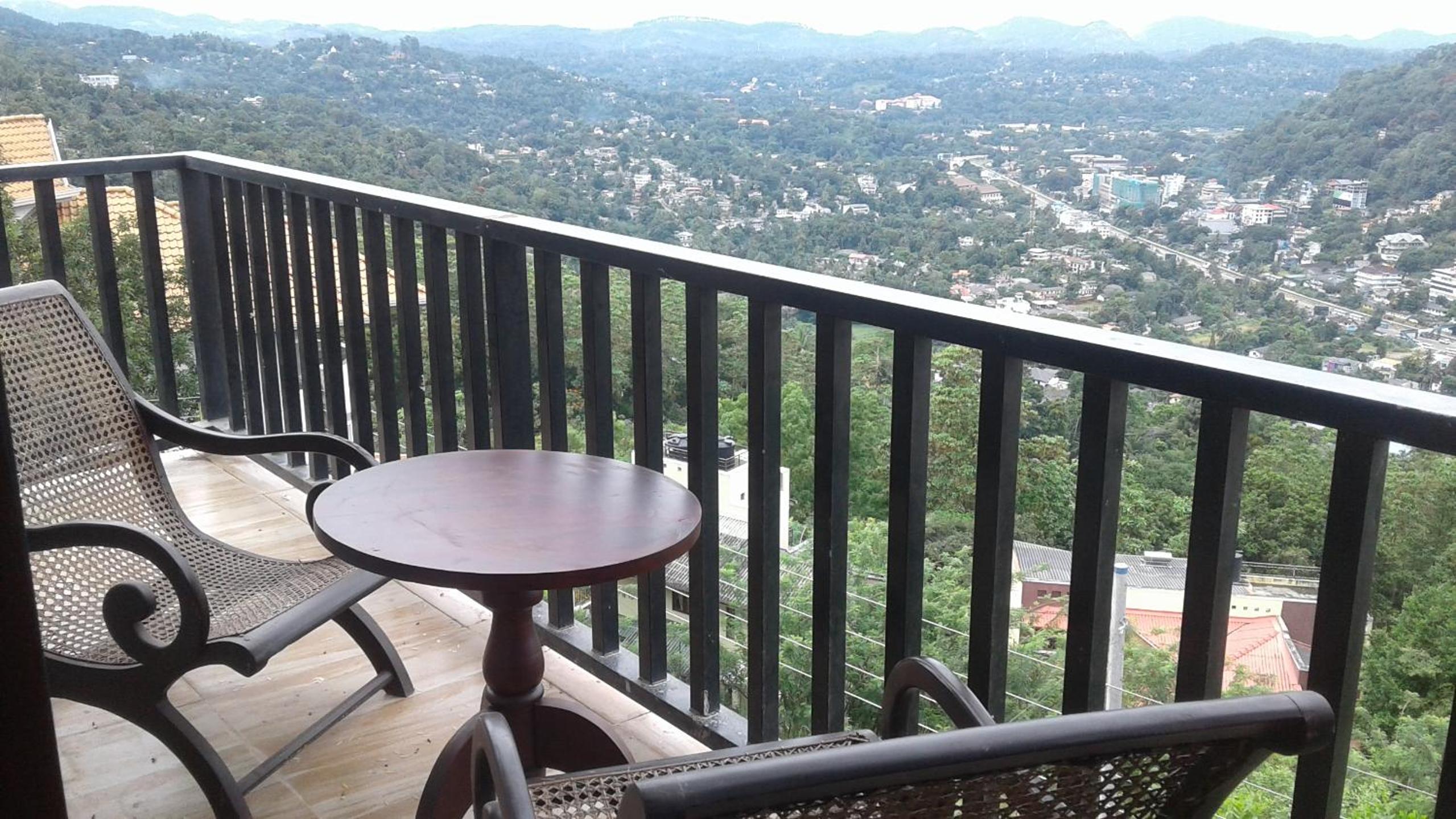 Family Room with Balcony photo 3