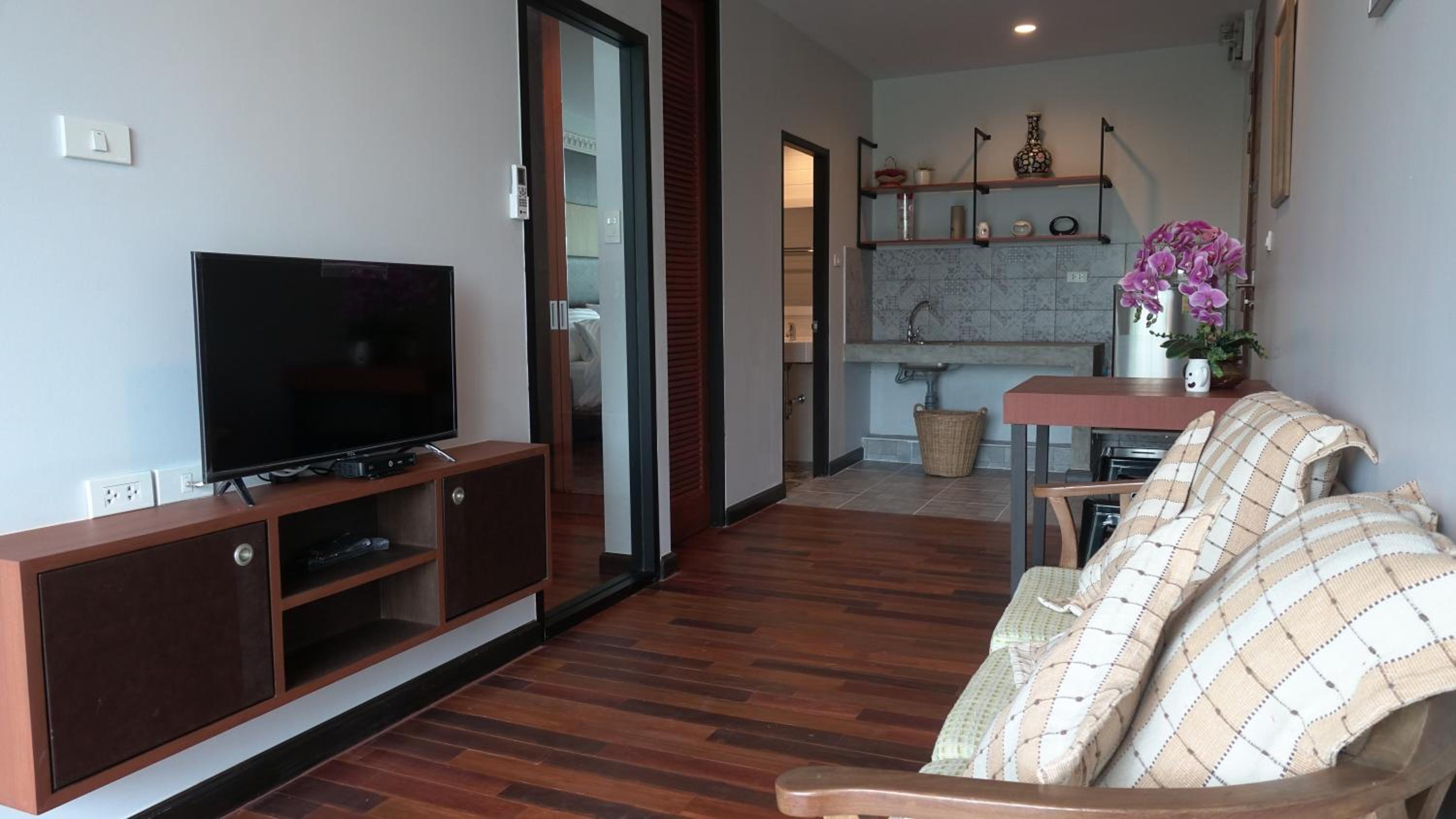 Deluxe King Room photo 2