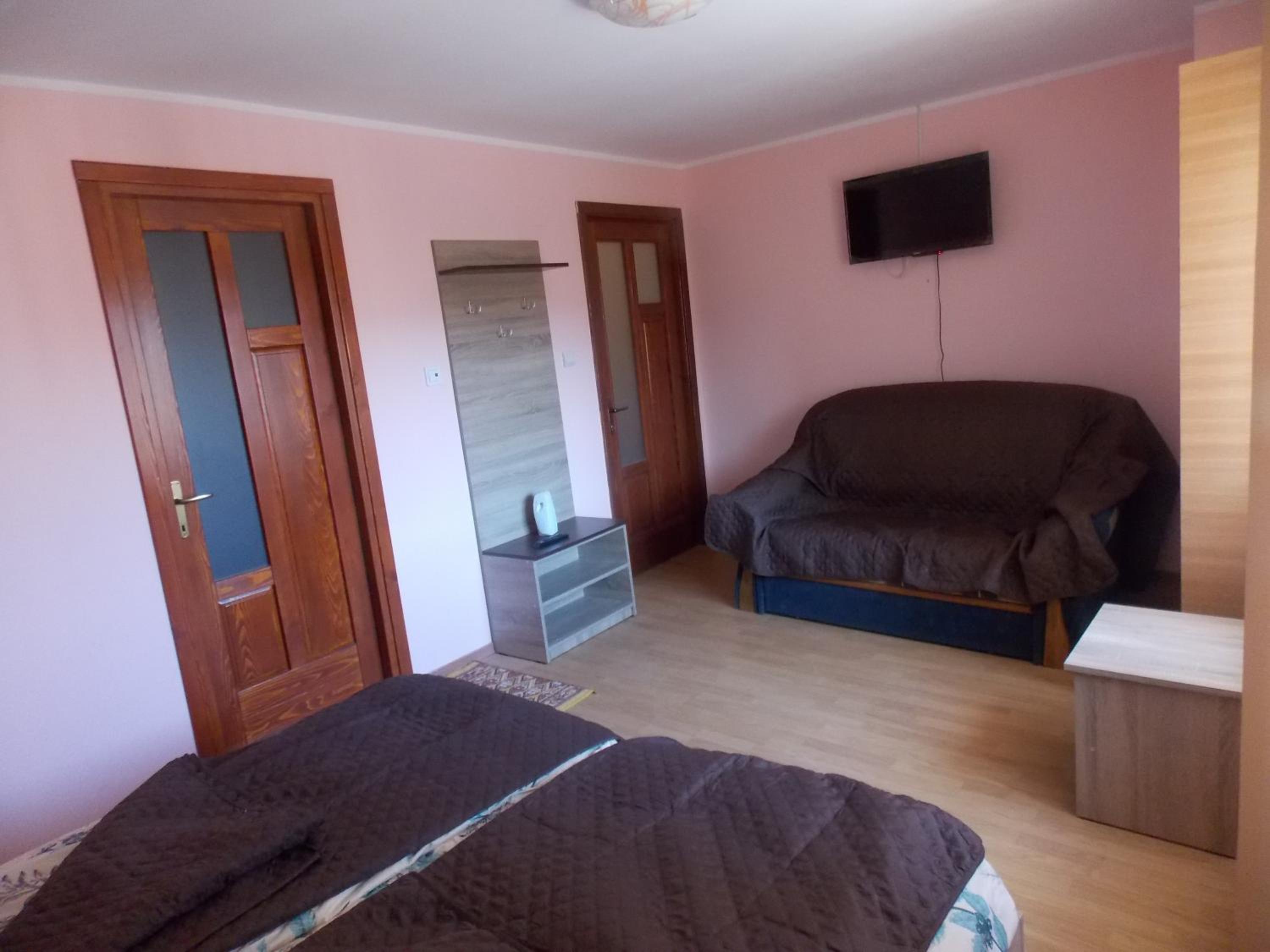 Double or Twin Room with Private Bathroom - Photo 2