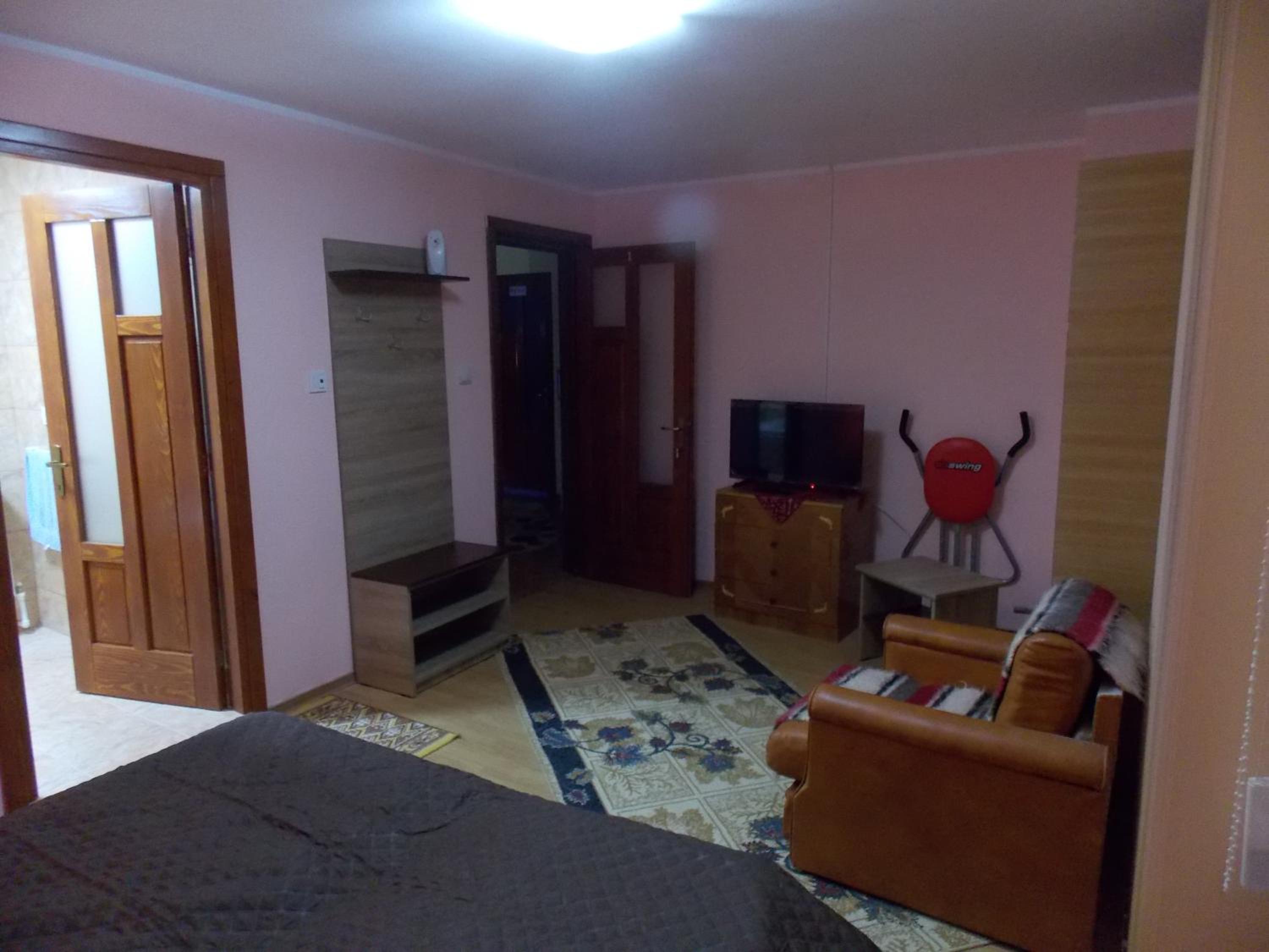 Double or Twin Room with Private Bathroom - Photo 4
