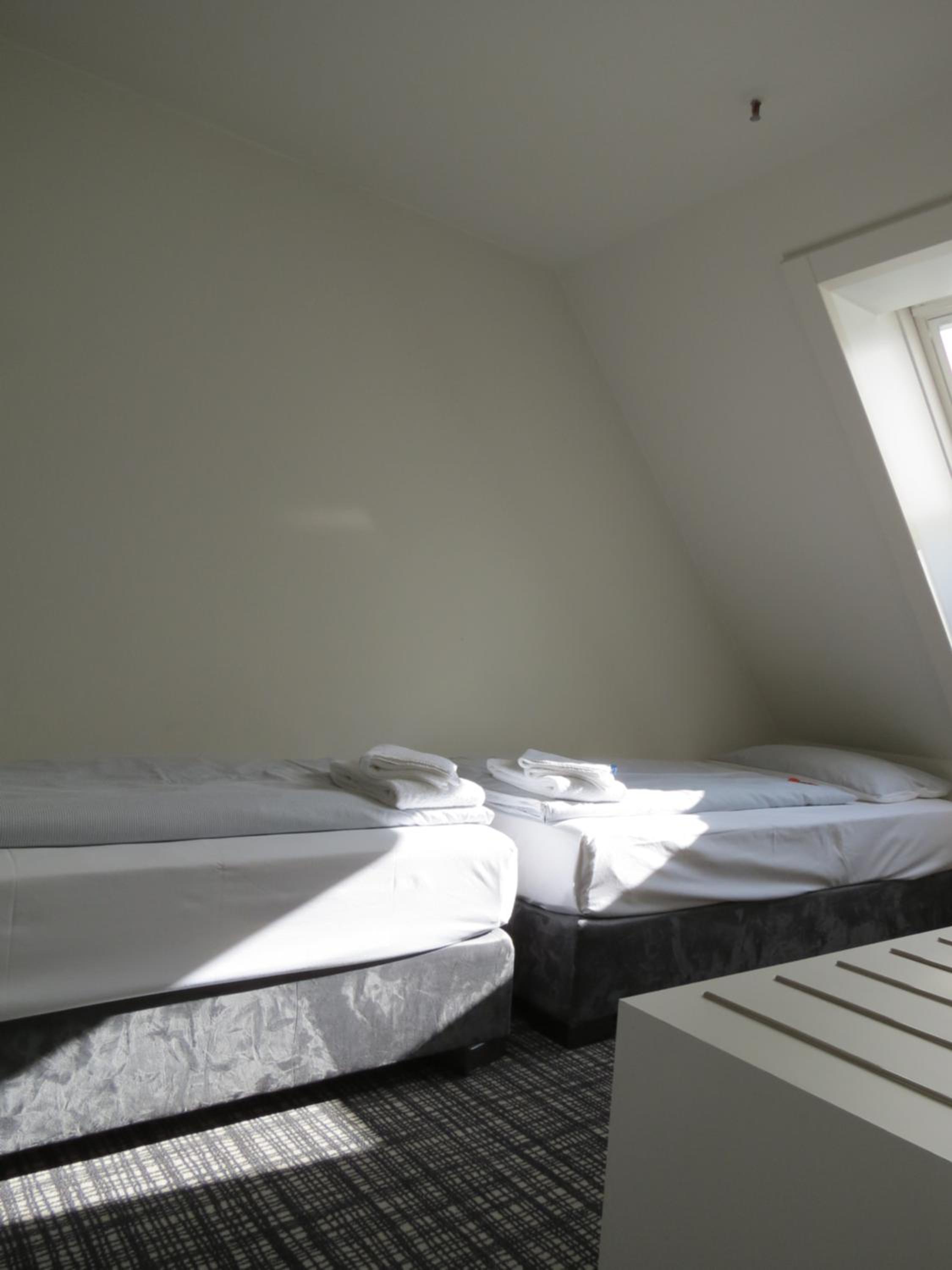 Standard Quadruple Room - Photo 4
