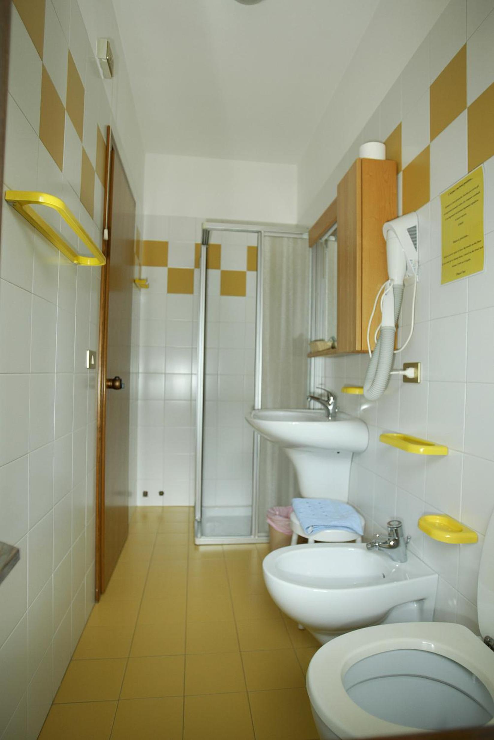 Single Room photo 3