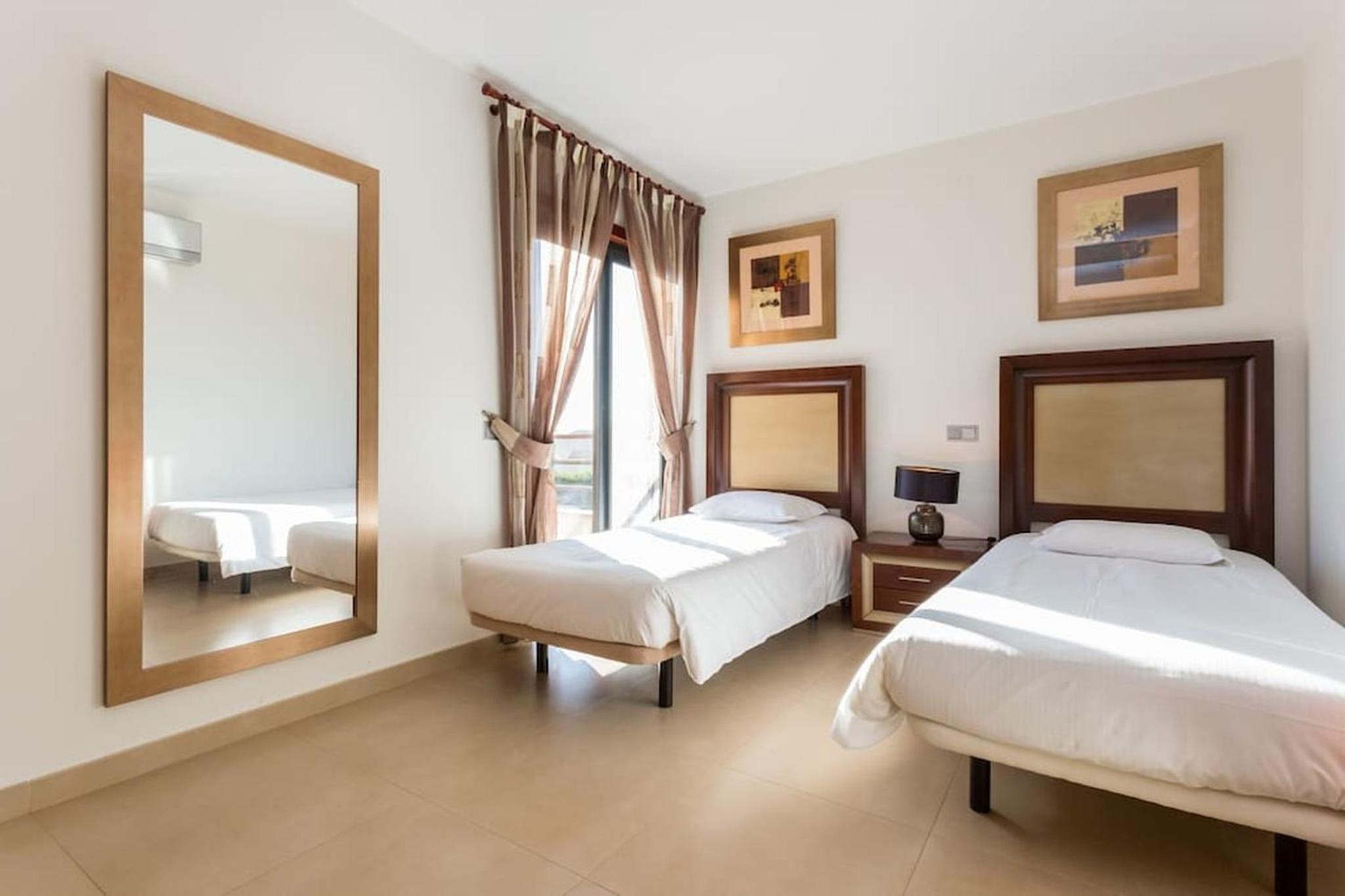 Superior Apartment photo 2