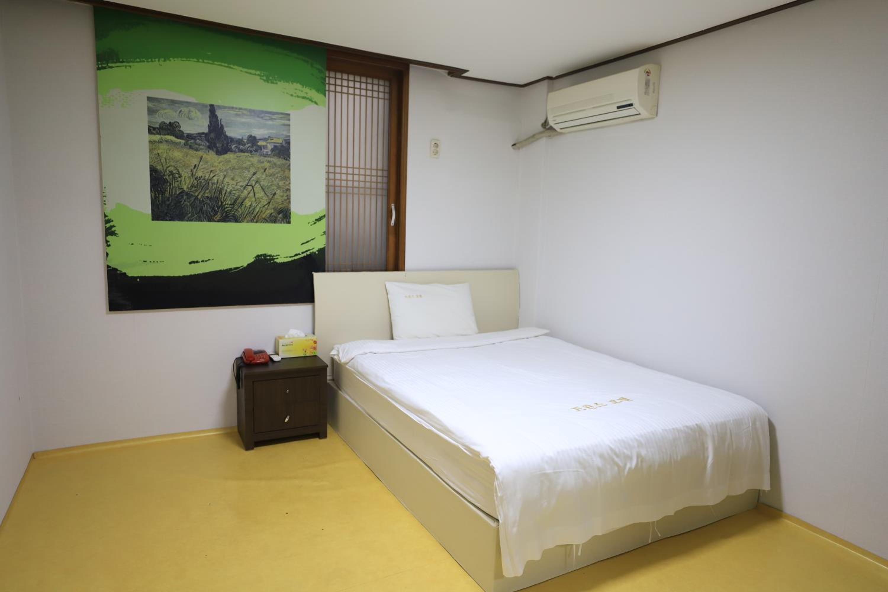 Basic Double Room